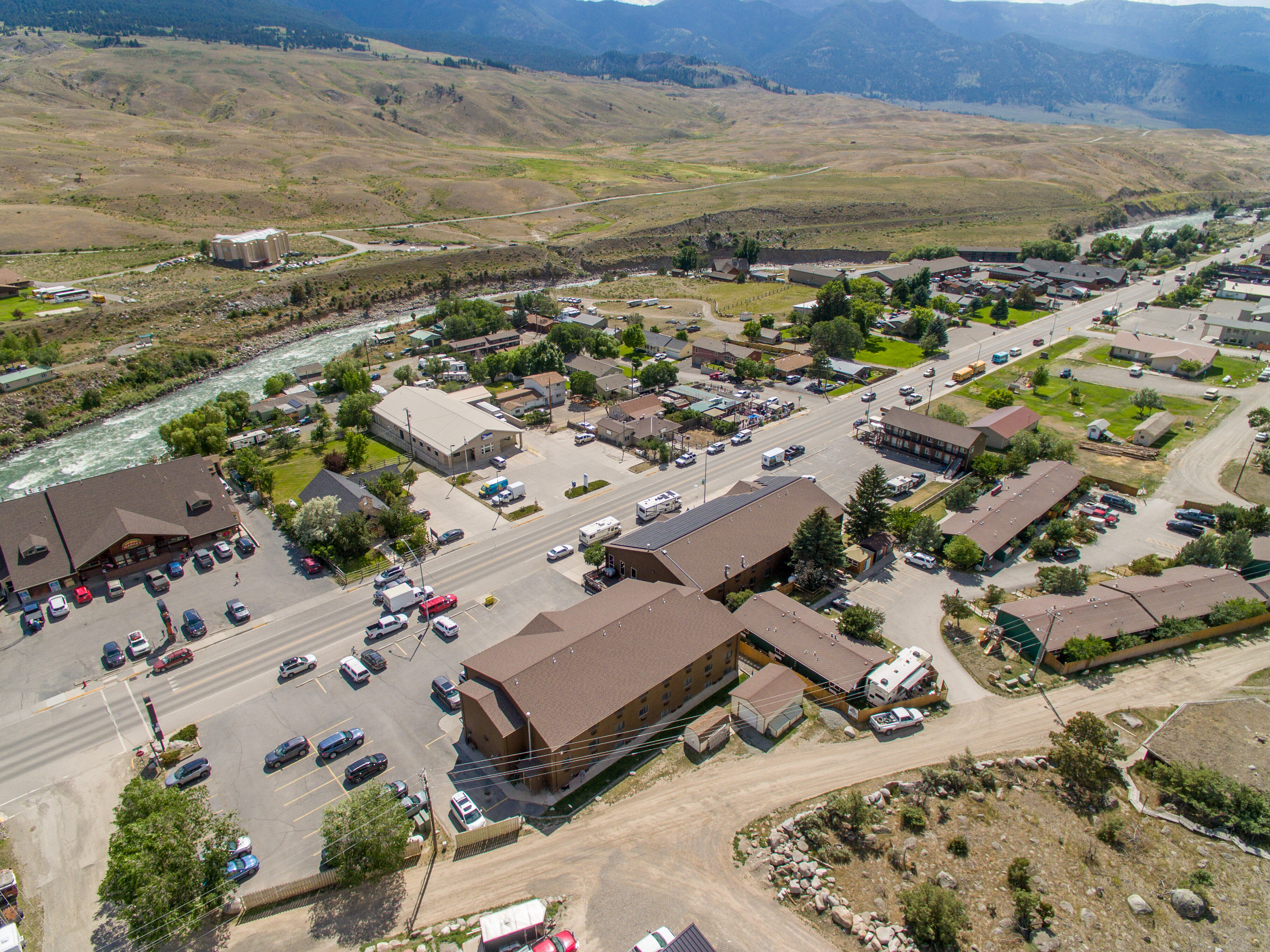 Exterior of Super 8 by Wyndham Gardiner/Yellowstone Park Area hotel in Gardiner, Montana
