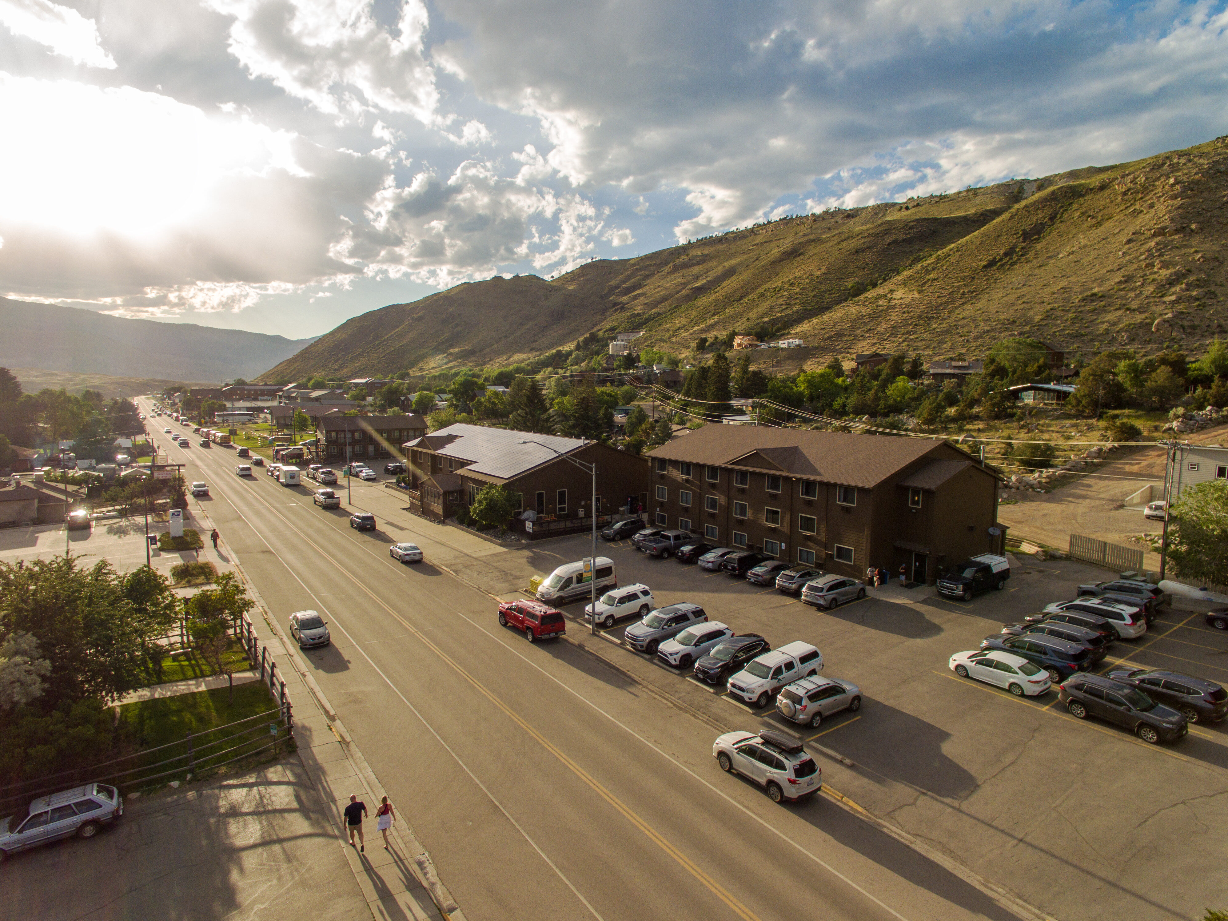 Exterior of Super 8 by Wyndham Gardiner/Yellowstone Park Area hotel in Gardiner, Montana