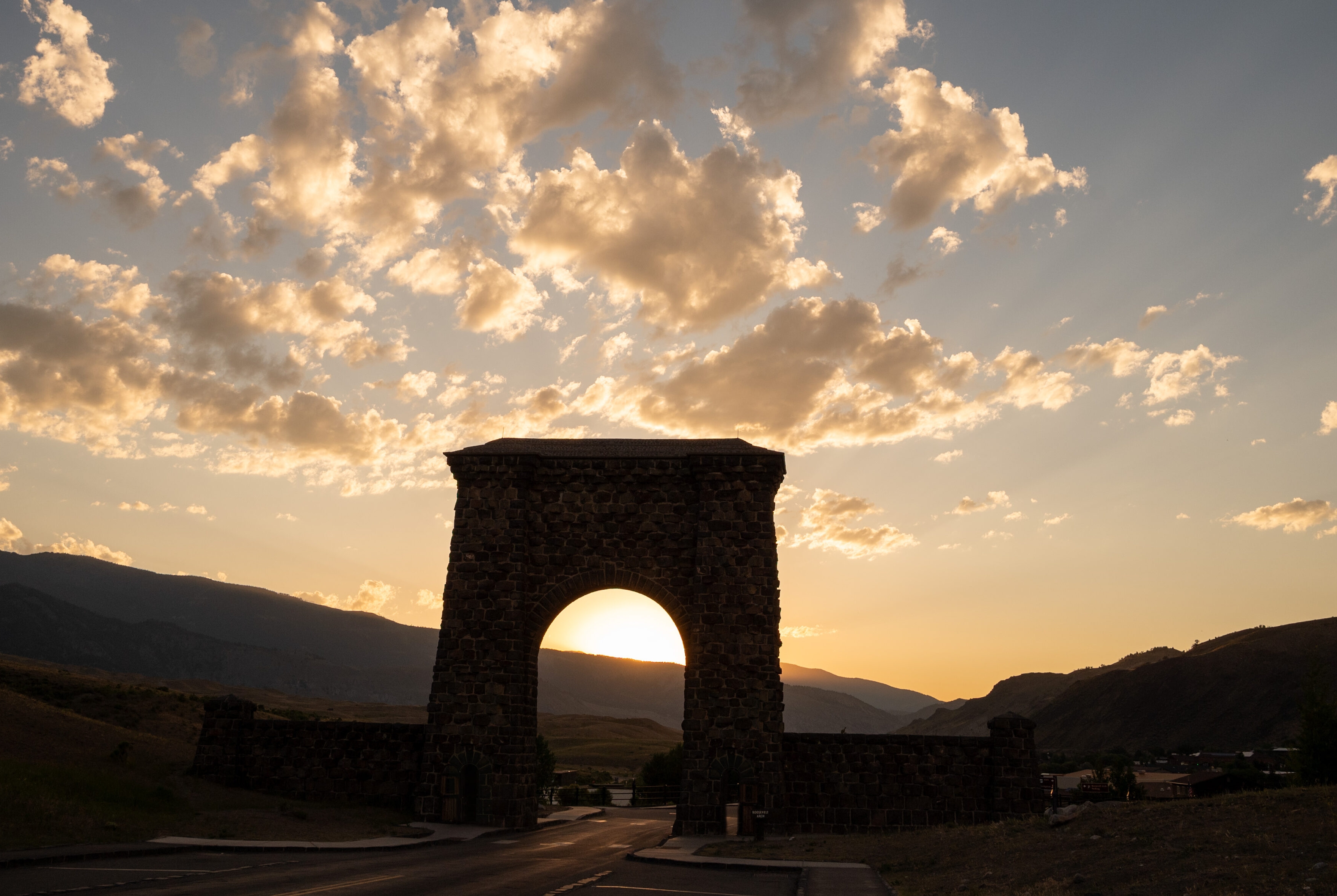 Exterior of Super 8 by Wyndham Gardiner/Yellowstone Park Area hotel in Gardiner, Montana