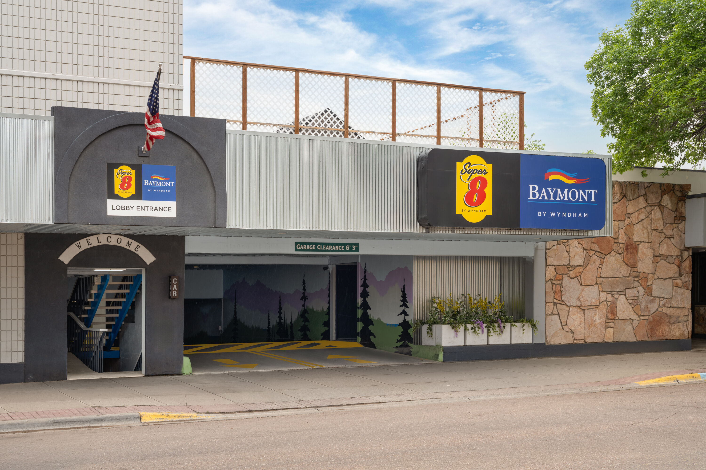 Exterior Day Image of Super 8 by Wyndham Great Falls City Center hotel in Great Falls, Montana