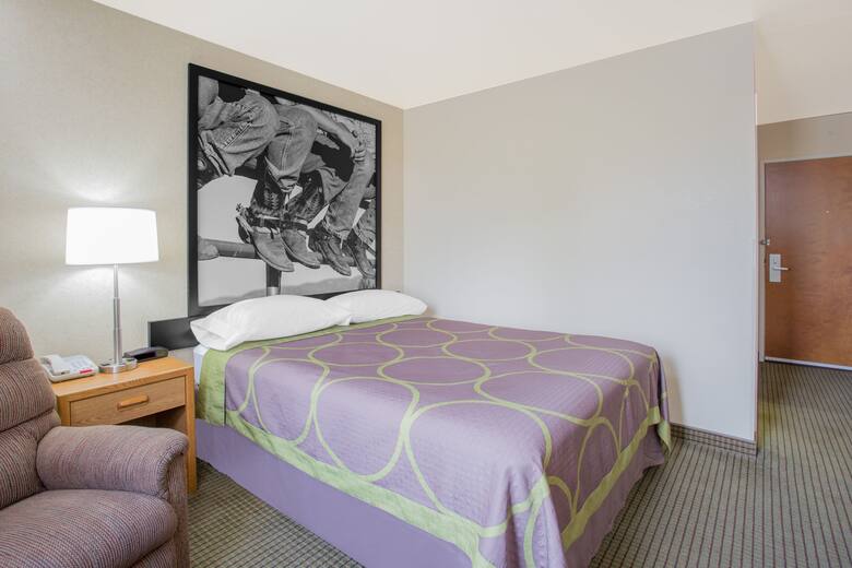 Guest room at the Super 8 Havre in Havre, Montana