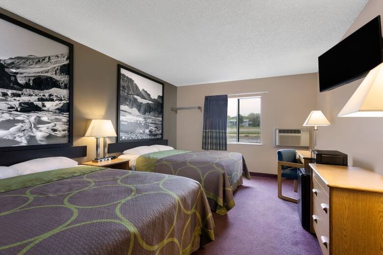 Guest room at the Super 8 Helena in Helena, Montana