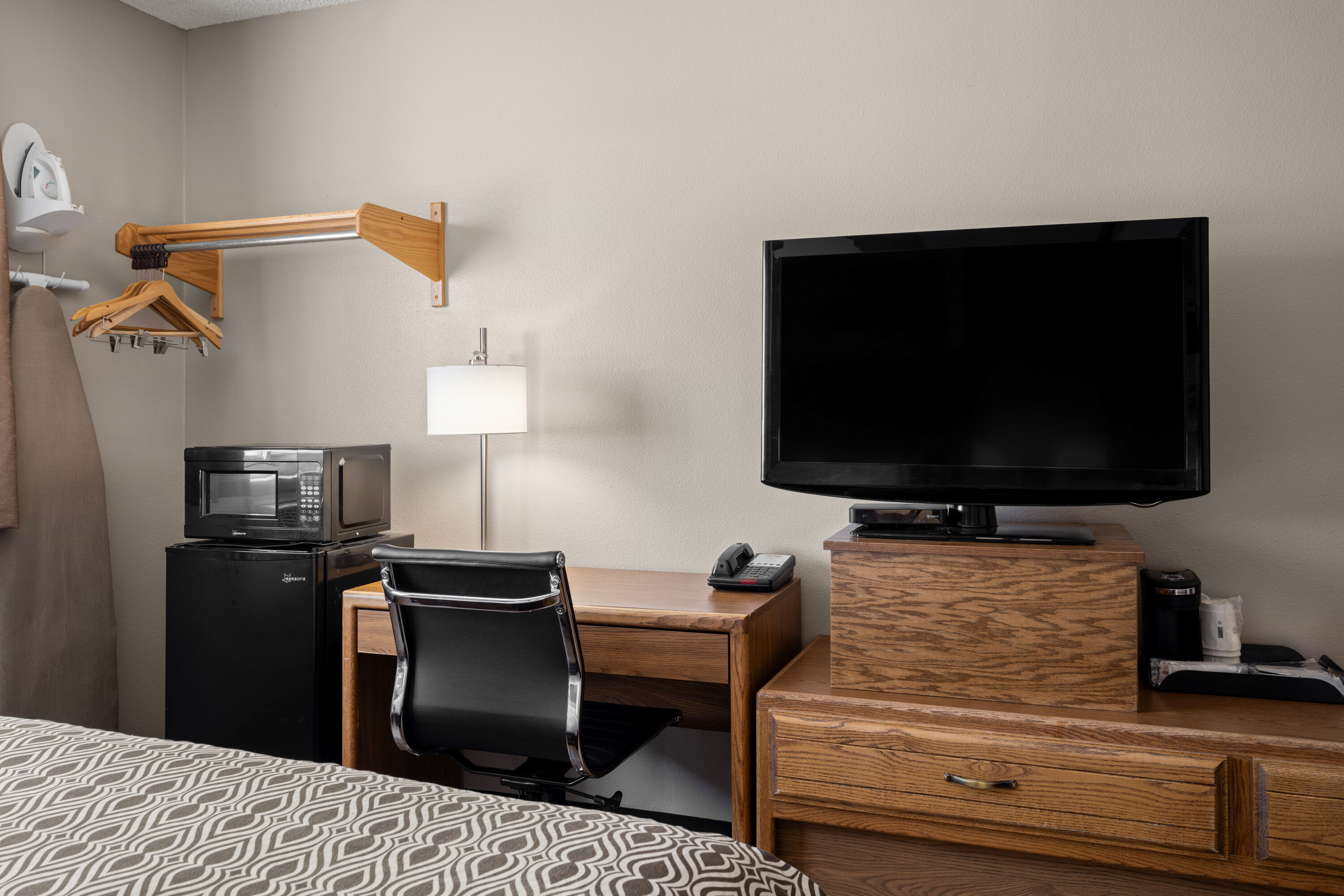 Guest room at the Super 8 by Wyndham Lewistown in Lewistown, Montana