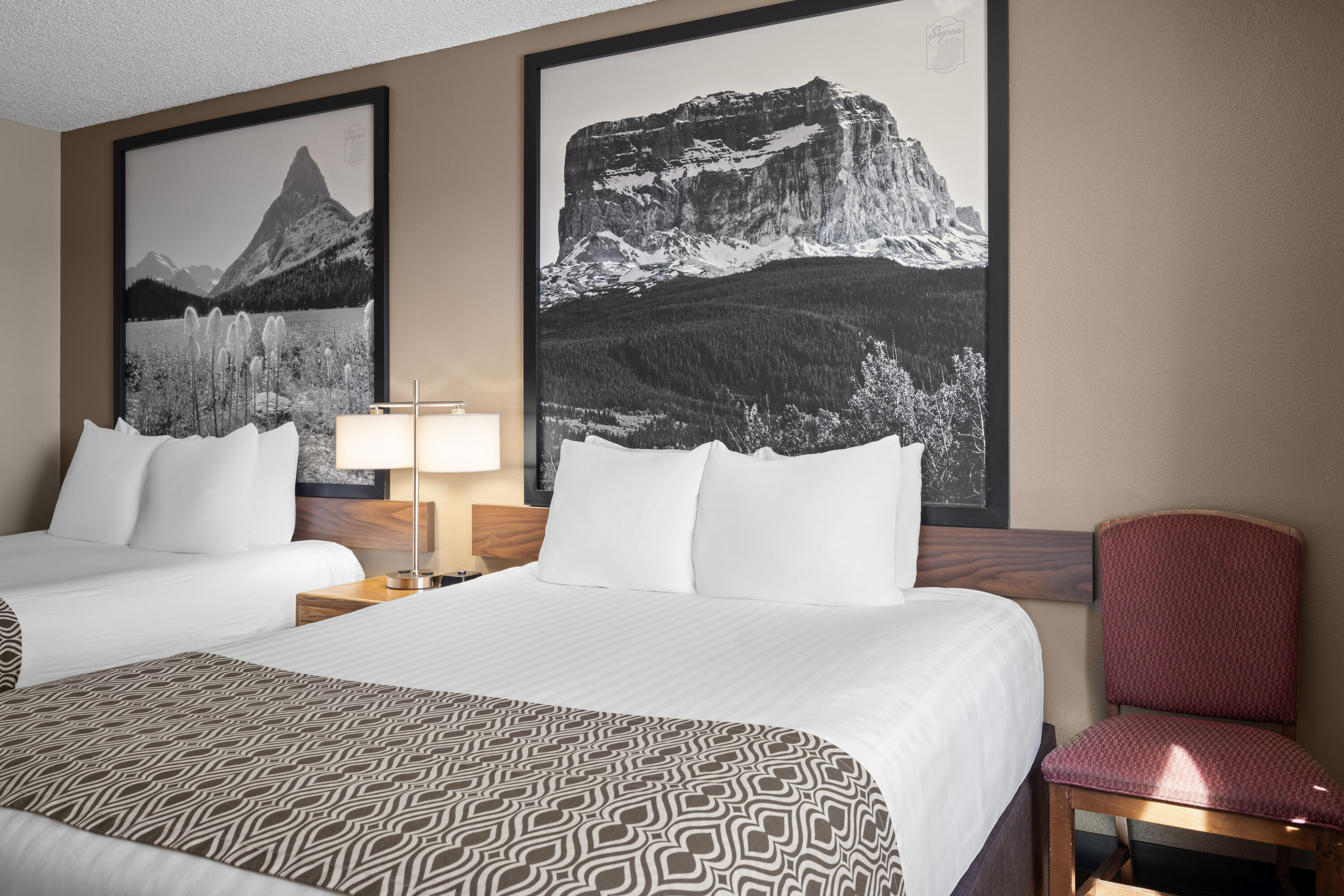 Guest room at the Super 8 by Wyndham Lewistown in Lewistown, Montana