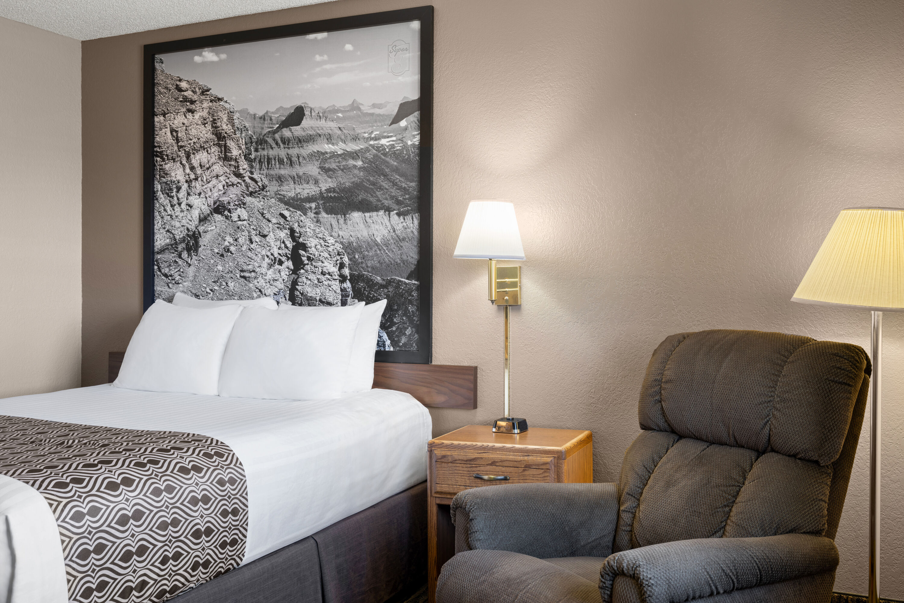 Guest room at the Super 8 by Wyndham Lewistown in Lewistown, Montana