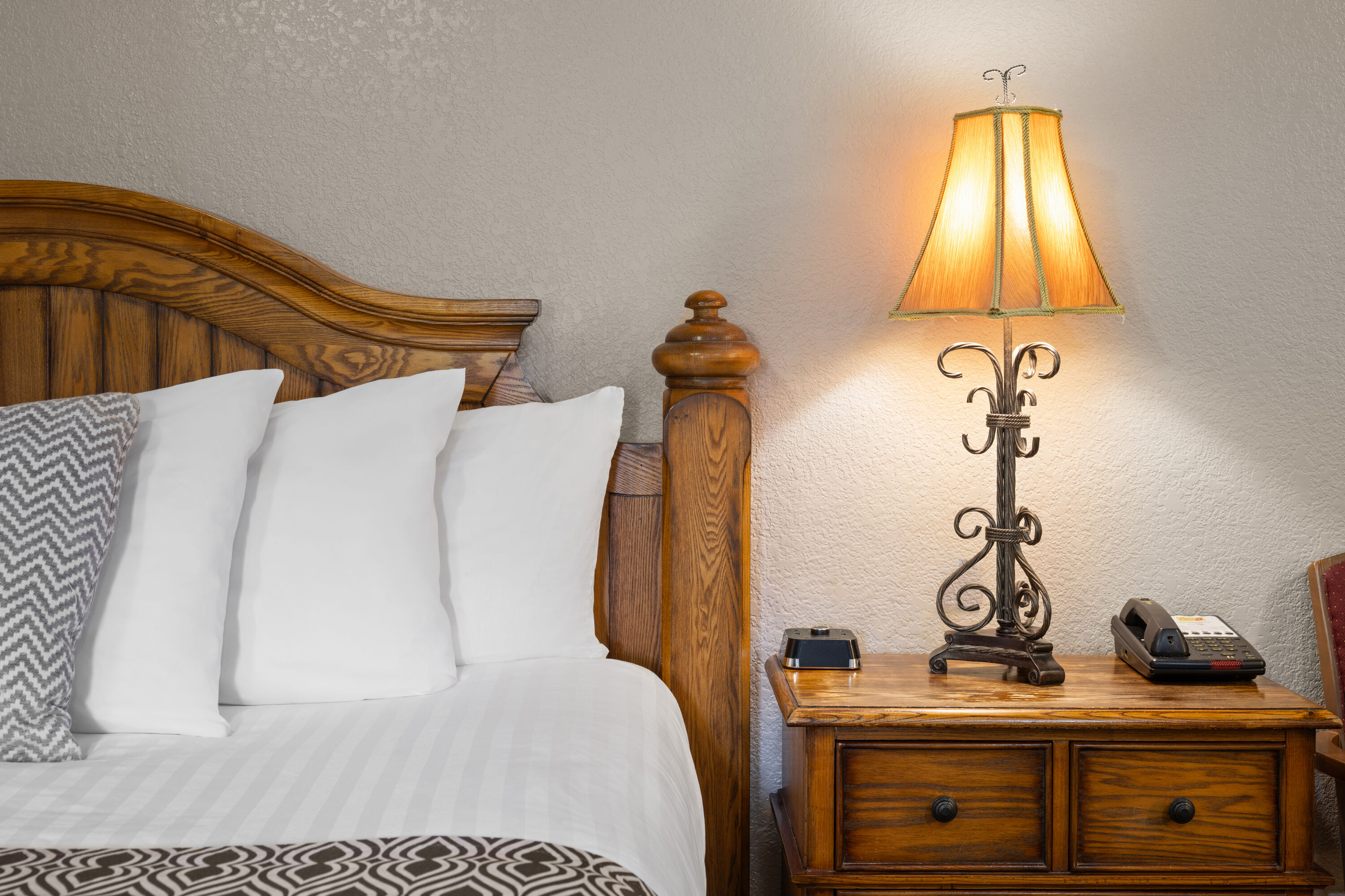 Super 8 by Wyndham Lewistown hot tub suite in Lewistown, Montana