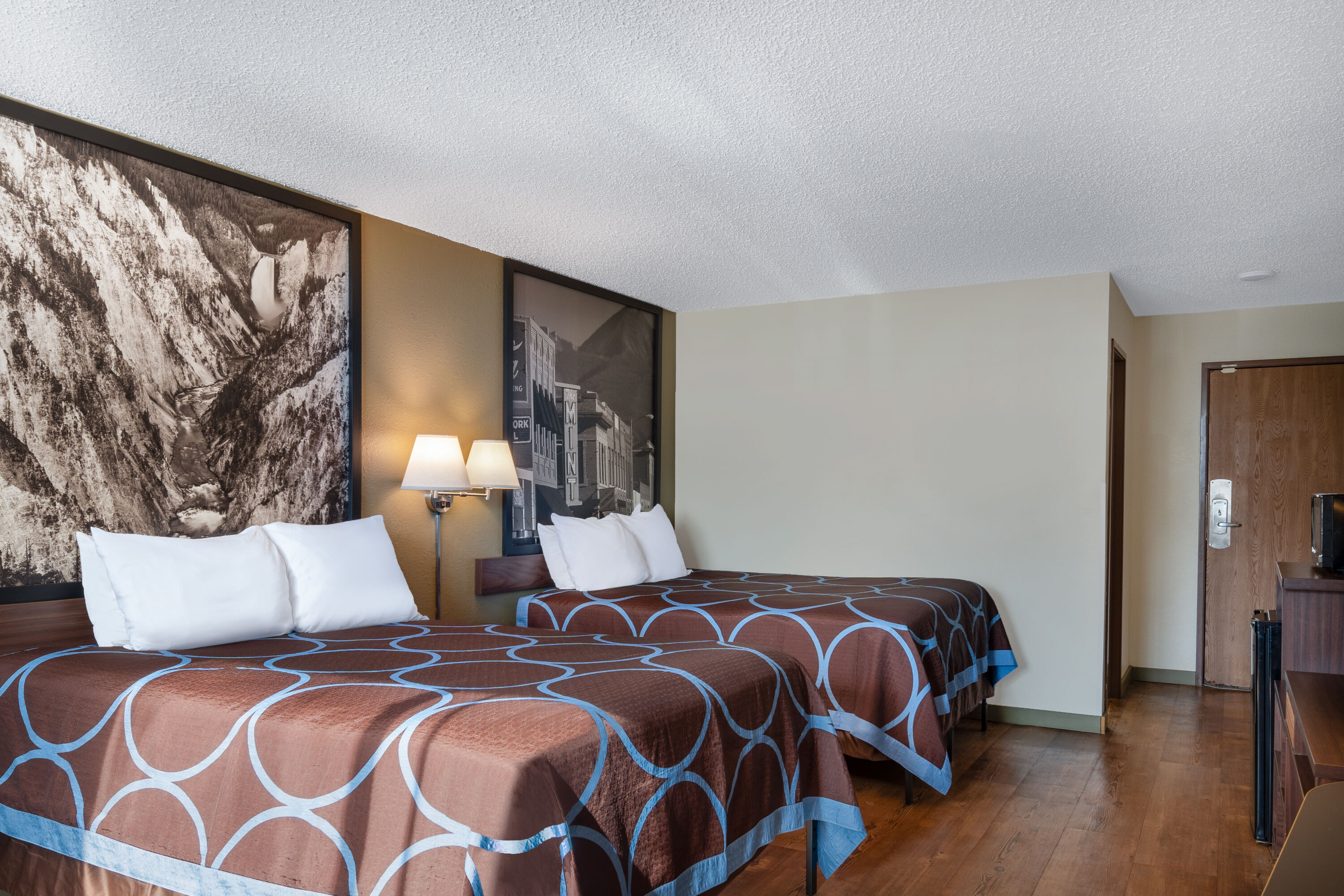 Double bed guest room at the Super 8 by Wyndham Livingston Yellowstone in Livingston, Montana