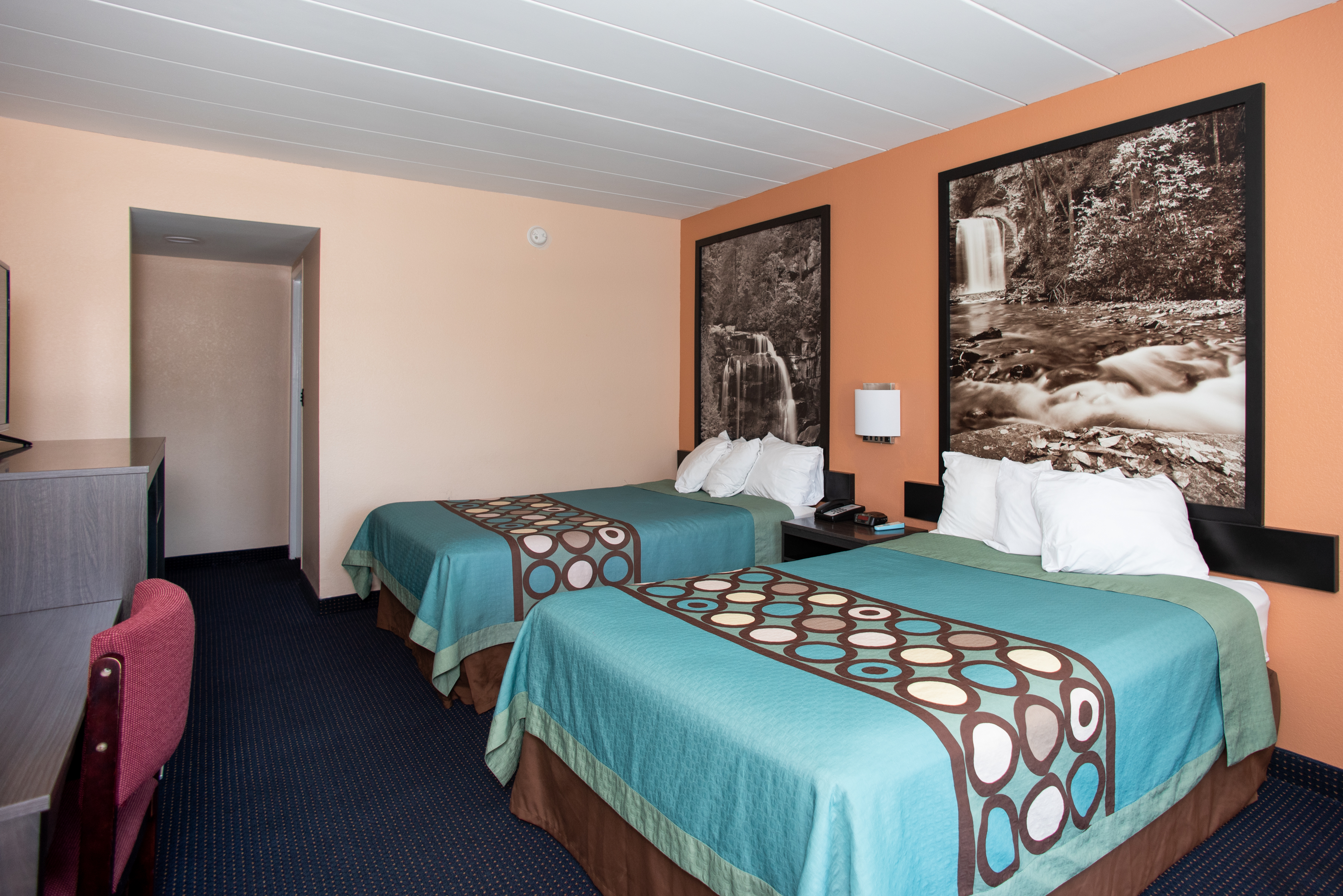 Guest room at the Super 8 by Wyndham Black Mountain in Black Mountain, North Carolina