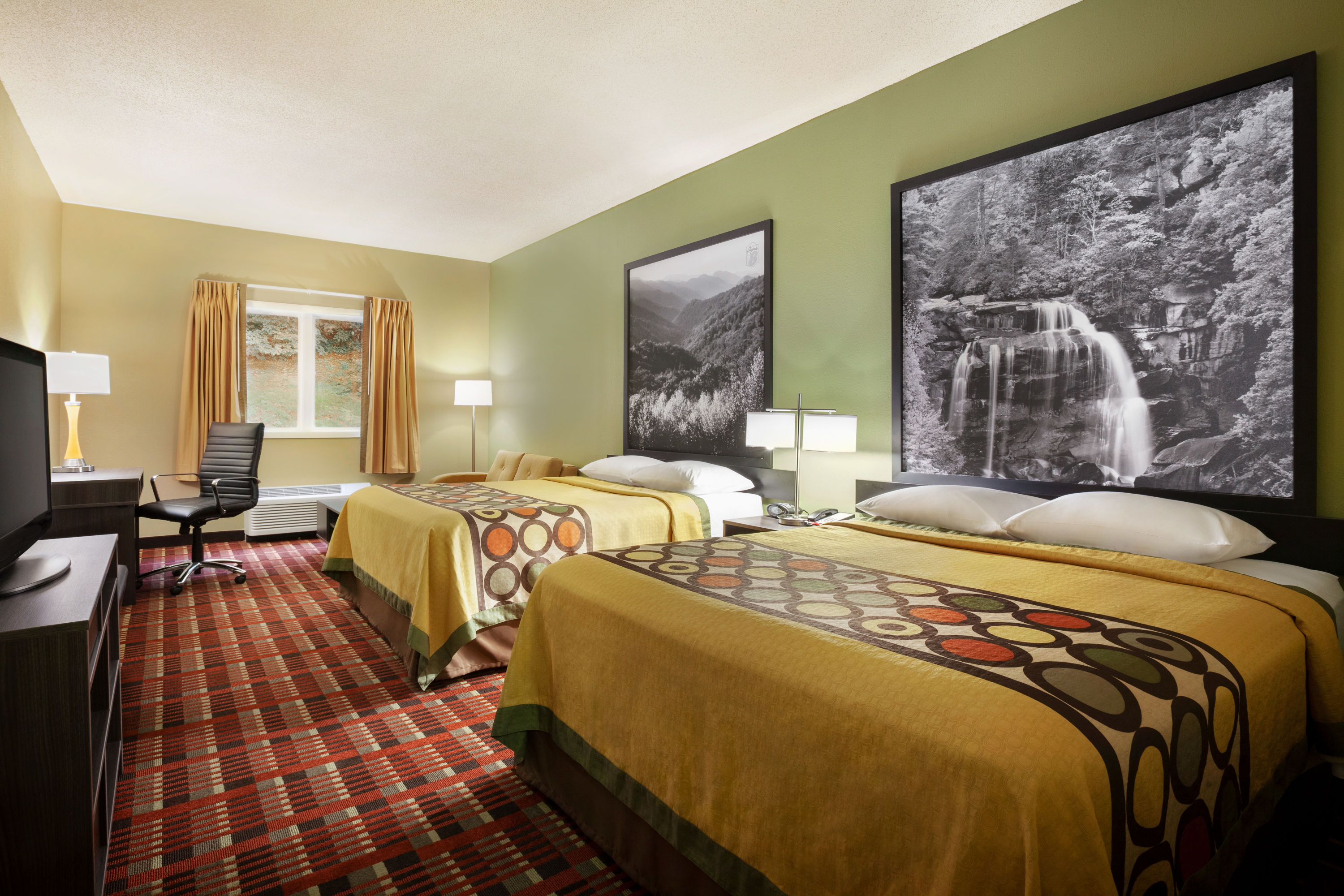 Guest room at the Super 8 by Wyndham Cherokee in Cherokee, North Carolina