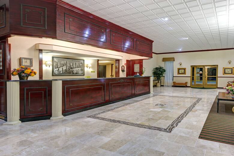 Super 8 Kings Mountain Hotels Nc 28086 Super 8 Kings Mountain Hotel Lobby In North Carolina
