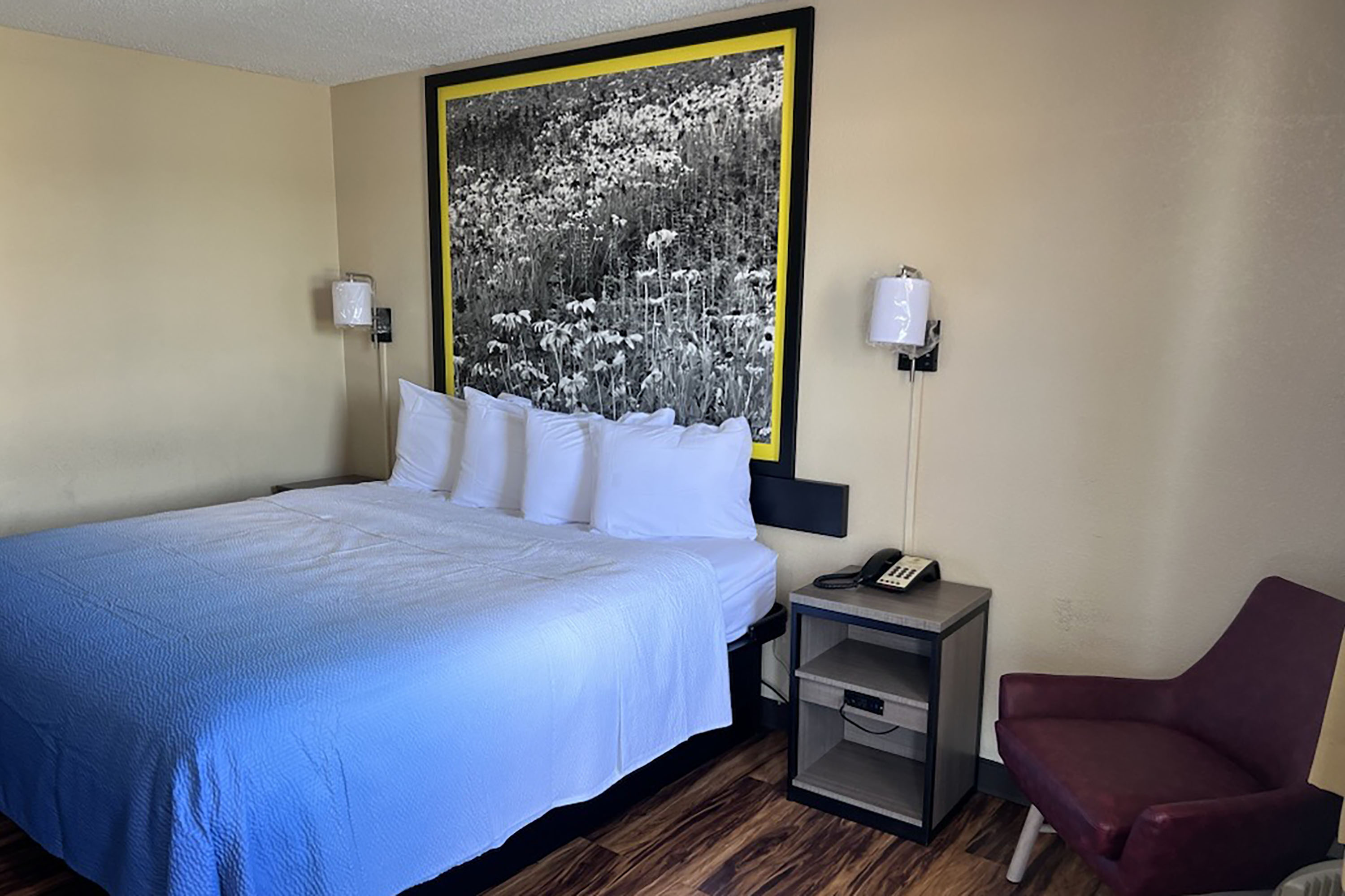 Guest room at the Super 8 by Wyndham Lumberton NC in Lumberton, North Carolina