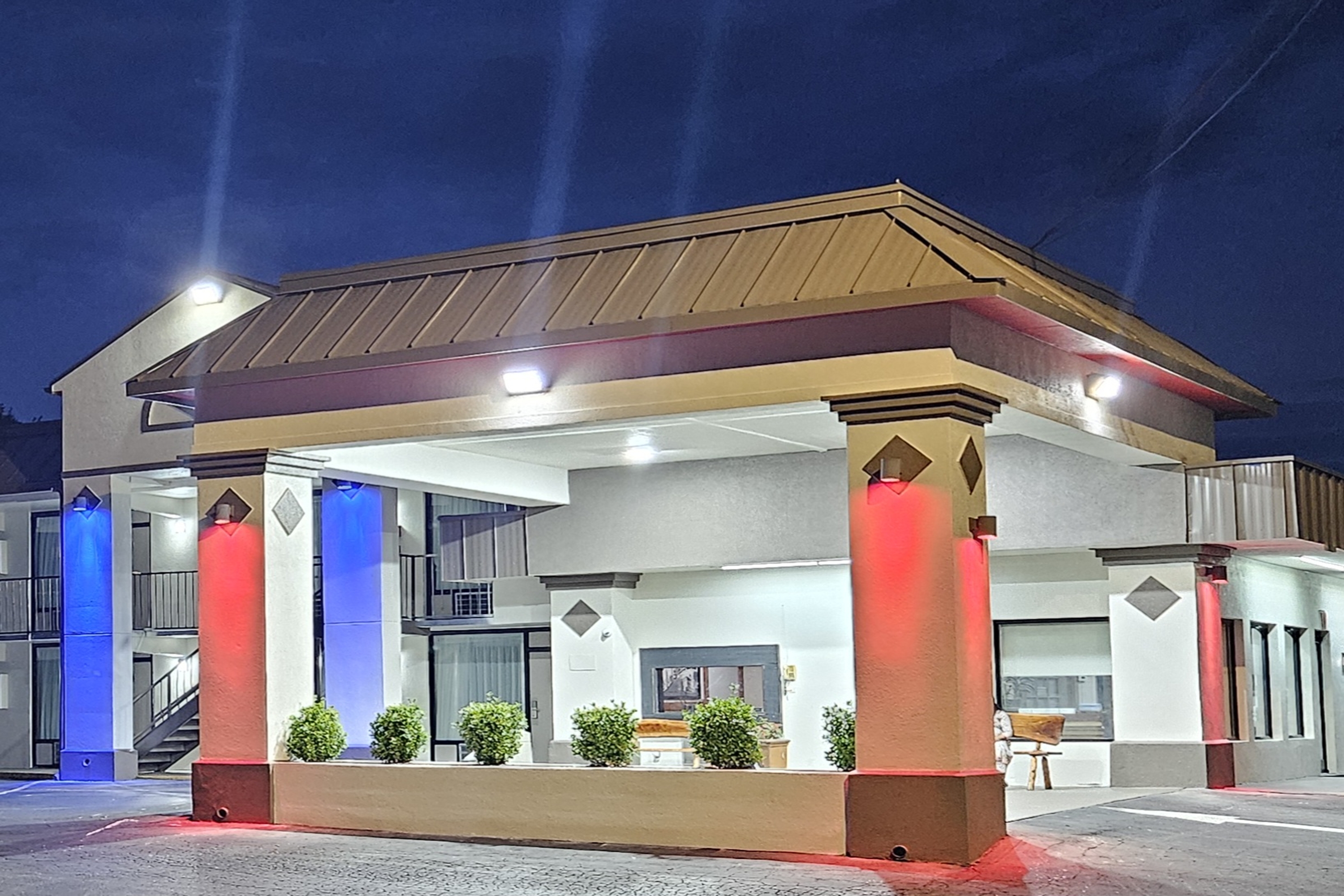 Exterior of Super 8 by Wyndham Marion NC hotel in Marion, North Carolina