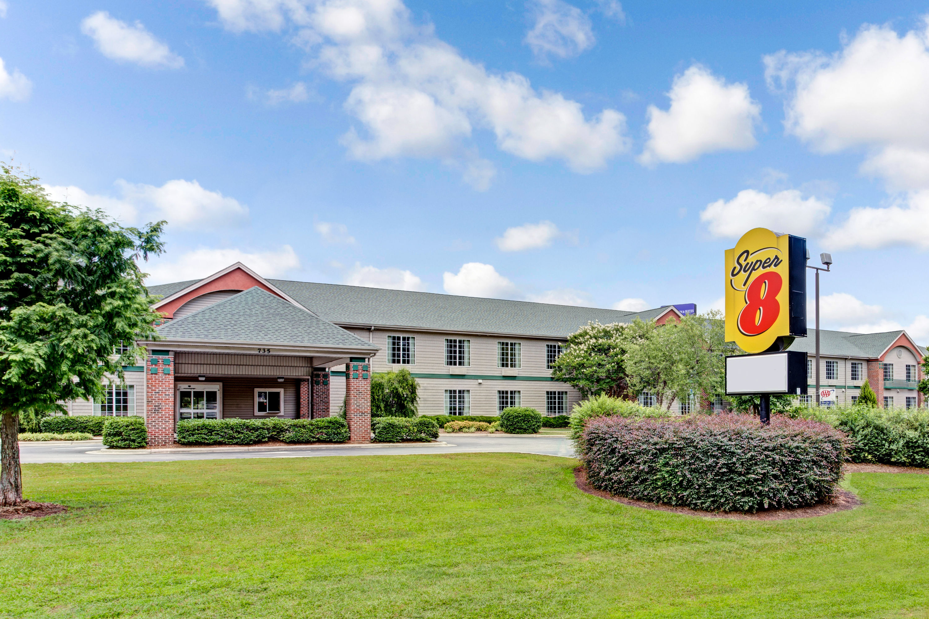 Super 8 by Wyndham Smithfield | Smithfield, NC Hotels