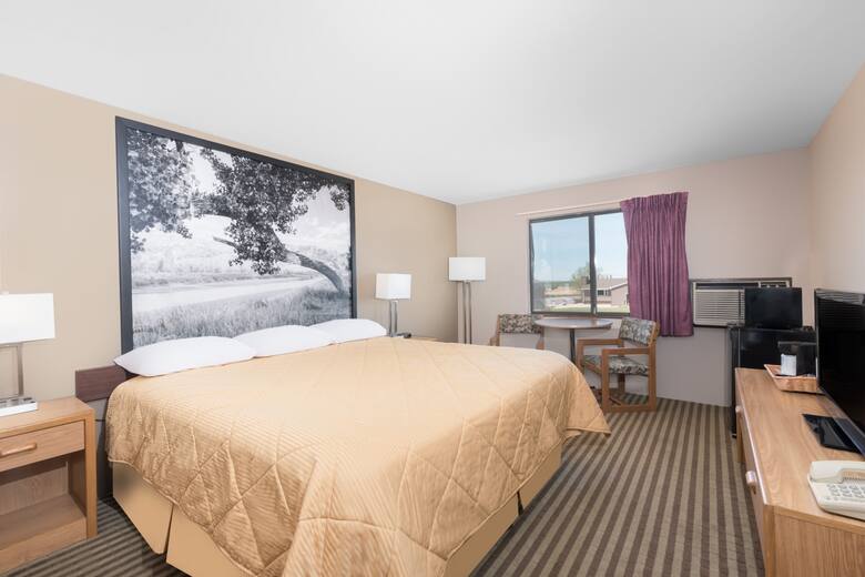 Super 8 Bowman Hotels Nd 58623 0675 Guest Room At The Super 8 Bowman In North Dakota