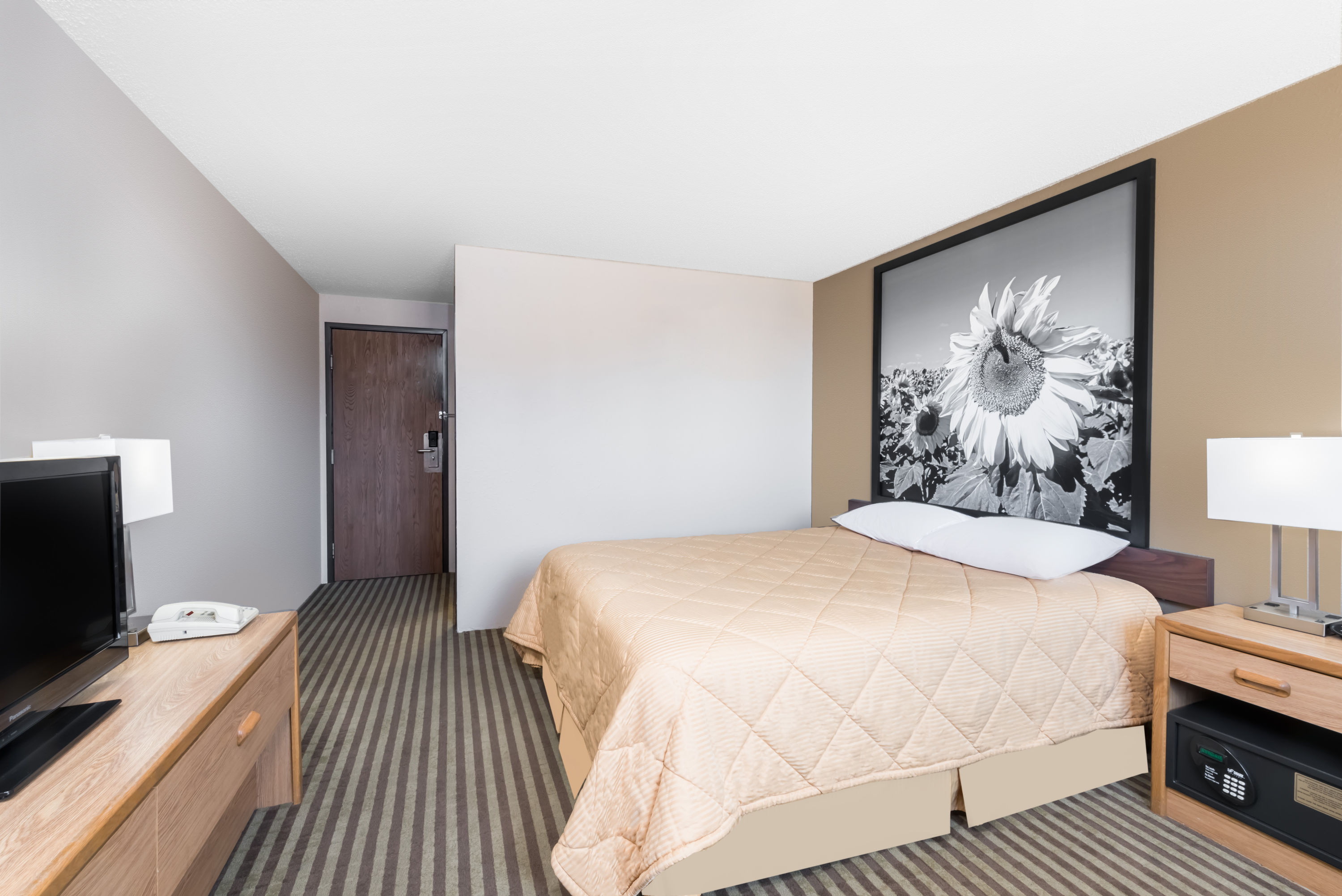 Guest room at the Super 8 by Wyndham Bowman in Bowman, North Dakota