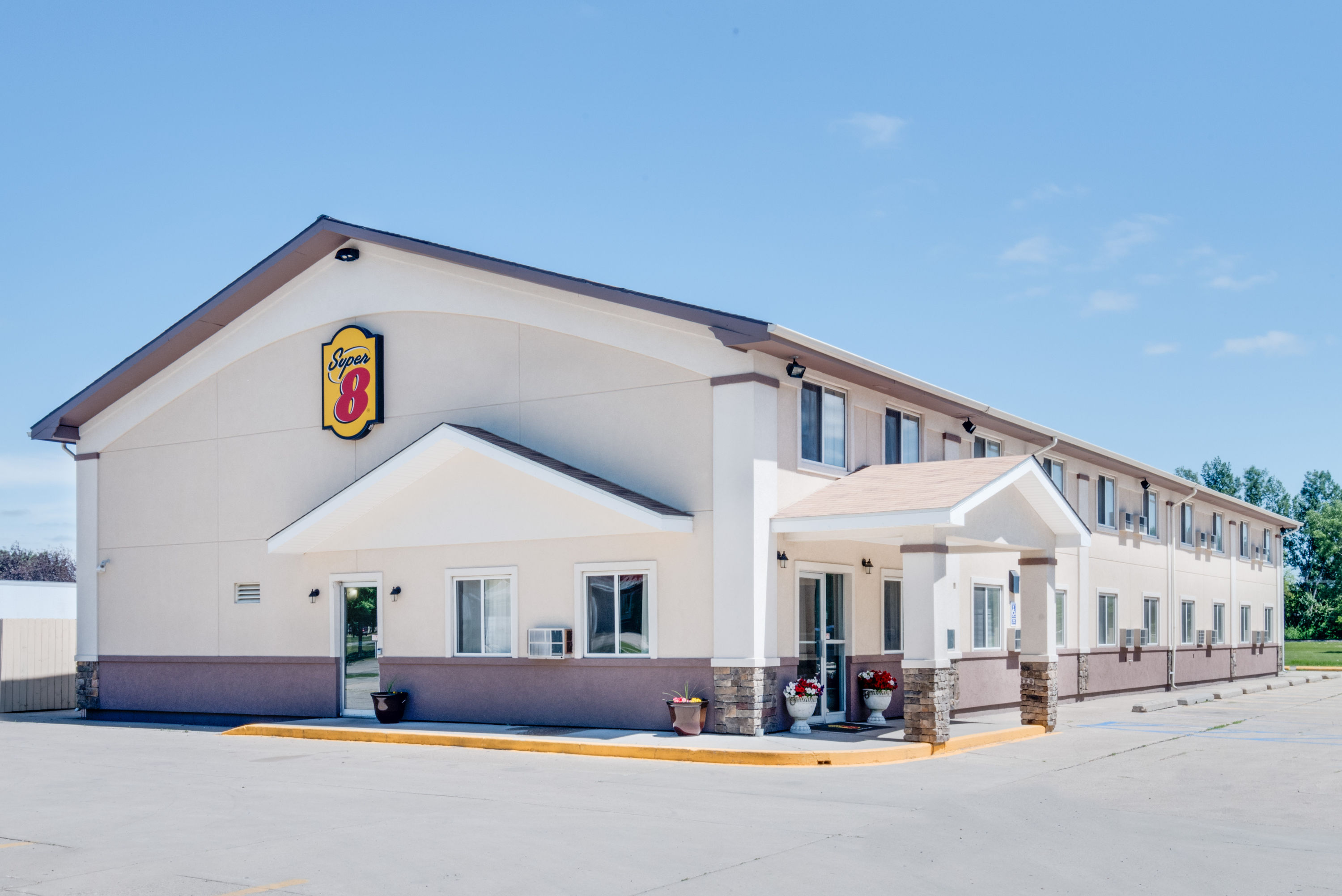 Super 8 by Wyndham Grand Forks Grand Forks, ND Hotels