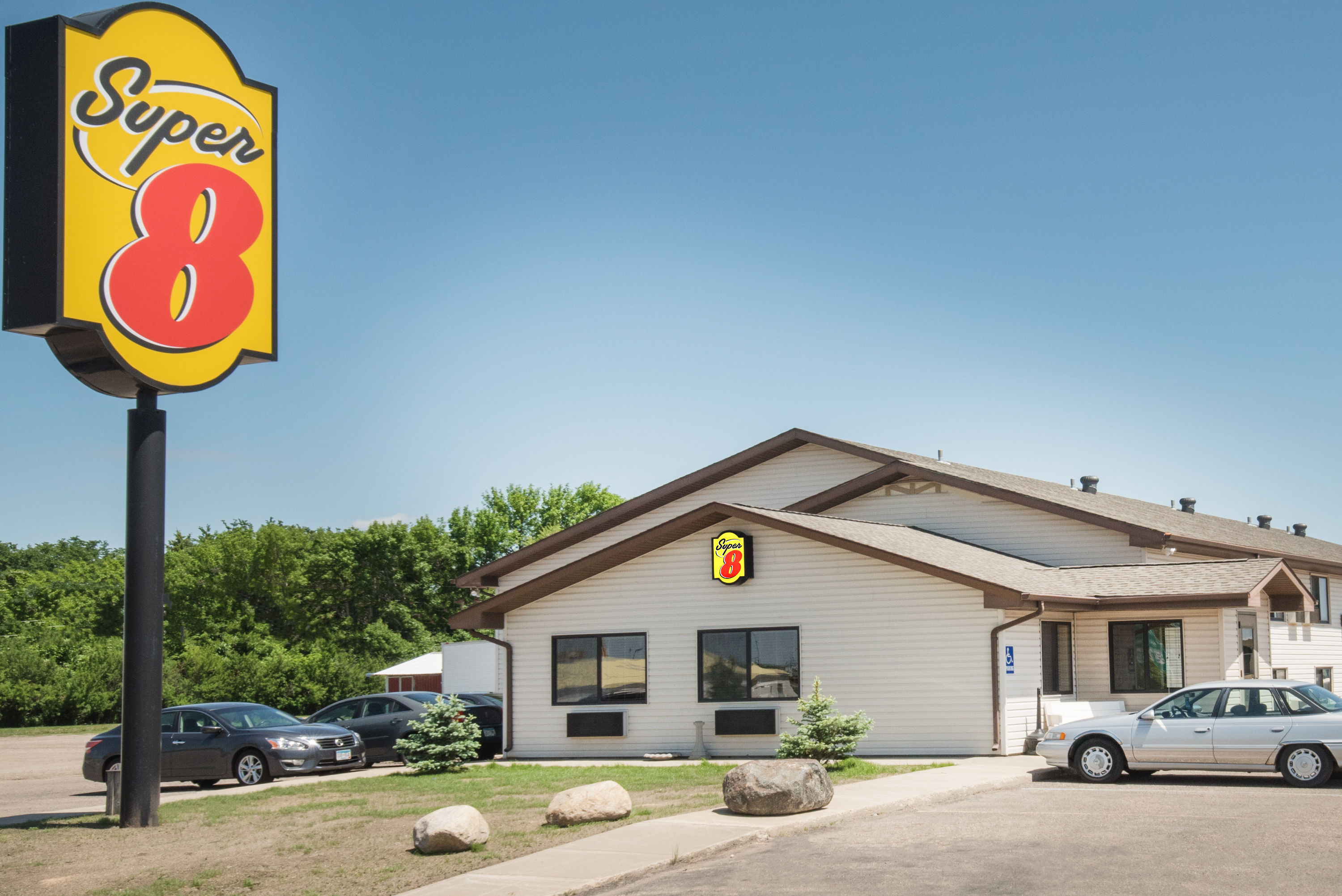 Exterior Day Image of Super 8 by Wyndham Jamestown hotel in Jamestown, North Dakota