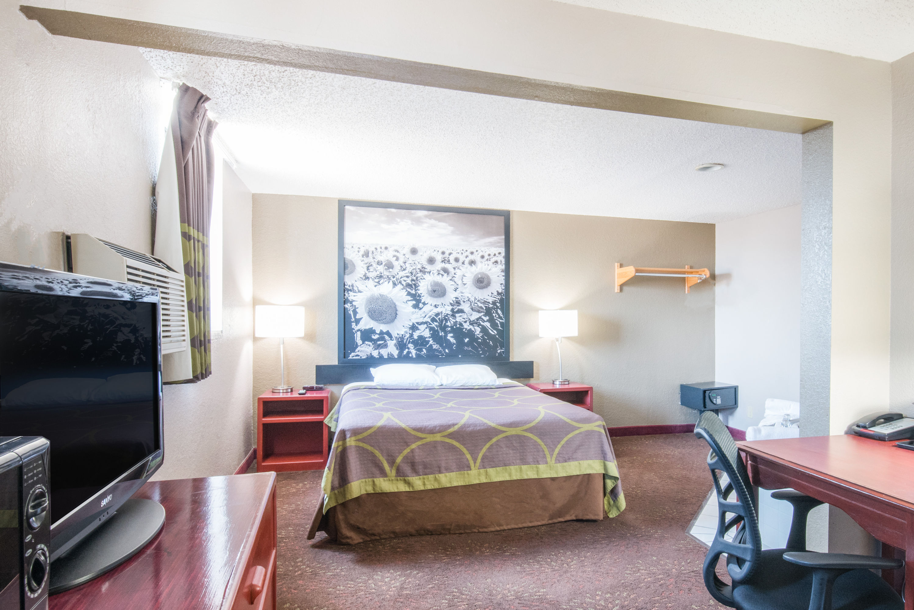 Super 8 by Wyndham Jamestown suite in Jamestown, North Dakota