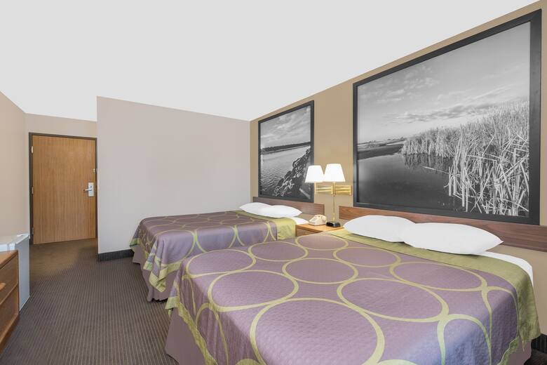 Guest room at the Super 8 Lisbon in Lisbon, North Dakota