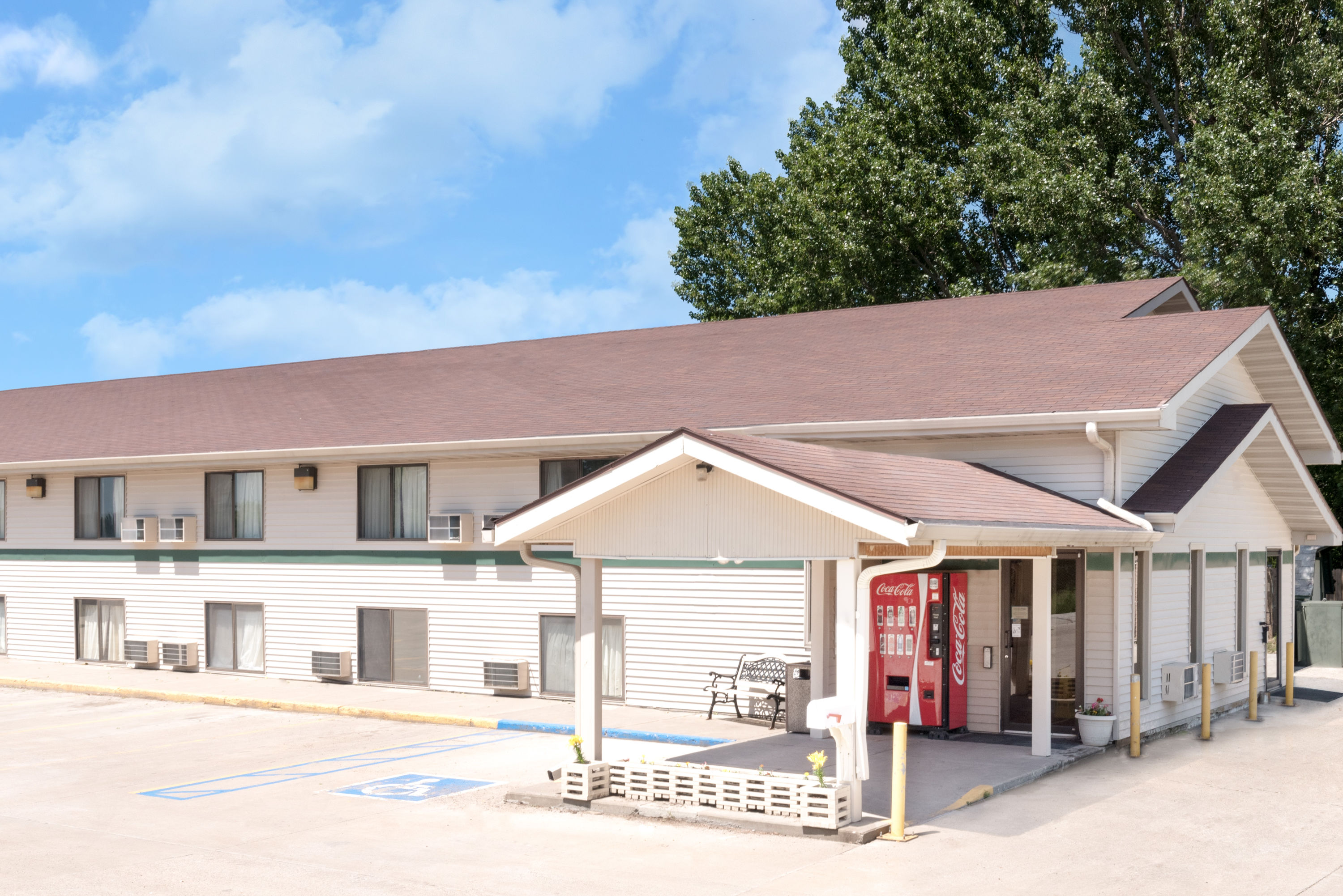 Super 8 by Wyndham Valley City Valley City Hotels, ND 580720150