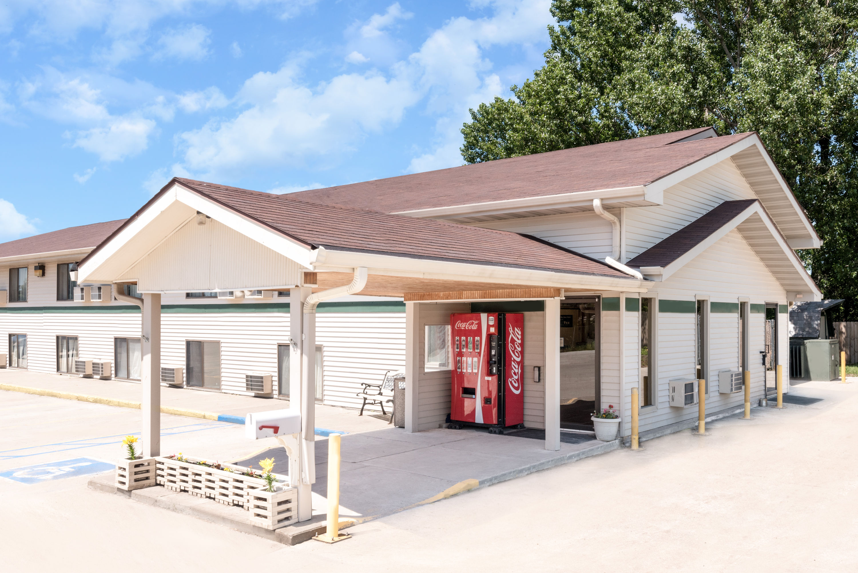 Super 8 by Wyndham Valley City Valley City Hotels, ND 580720150