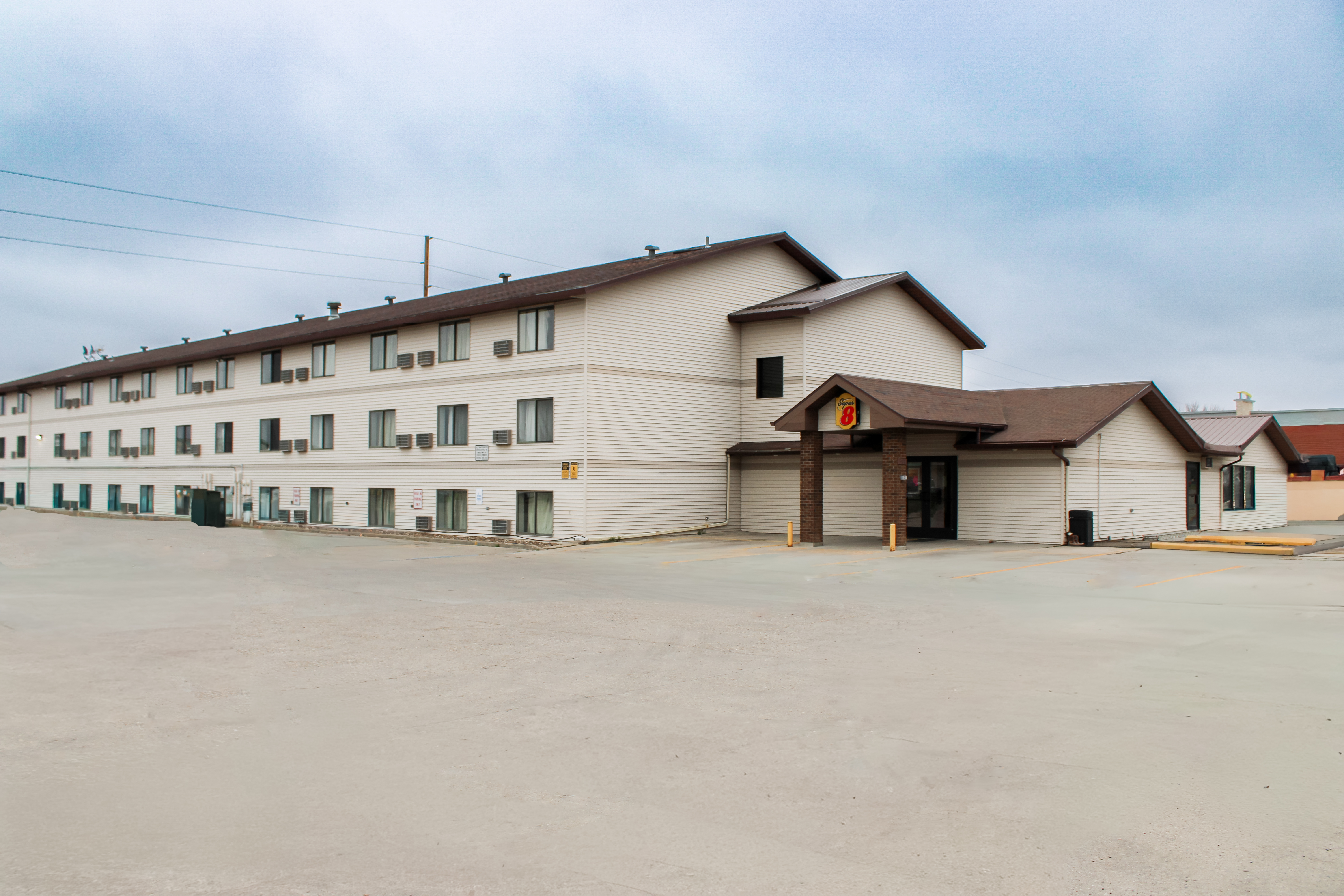 Exterior of Super 8 by Wyndham Williston ND hotel in Williston, North Dakota