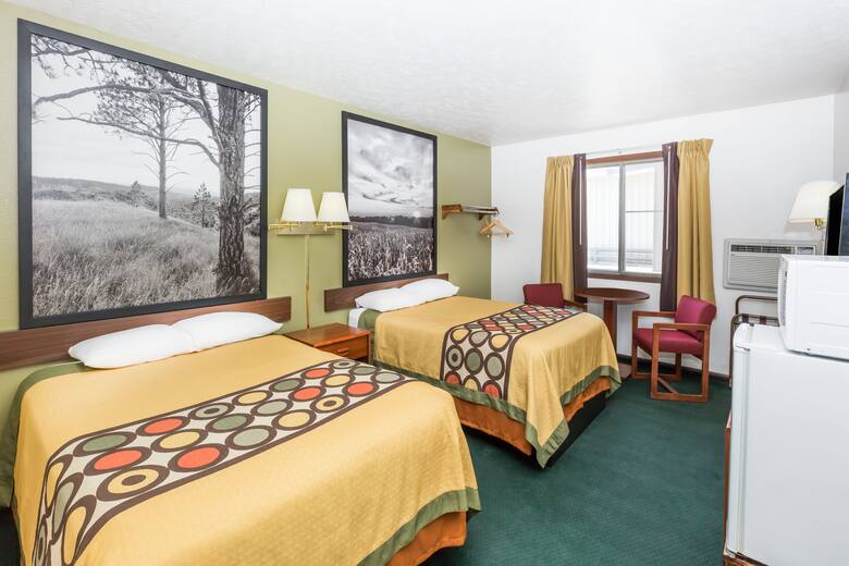 Guest room at the Super 8 Ainsworth in Ainsworth, Nebraska