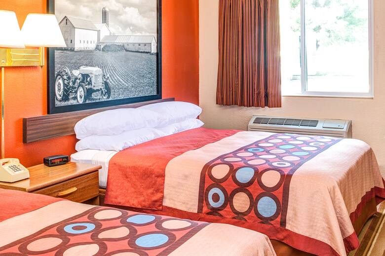Guest room at the Super 8 Blair in Blair, Nebraska