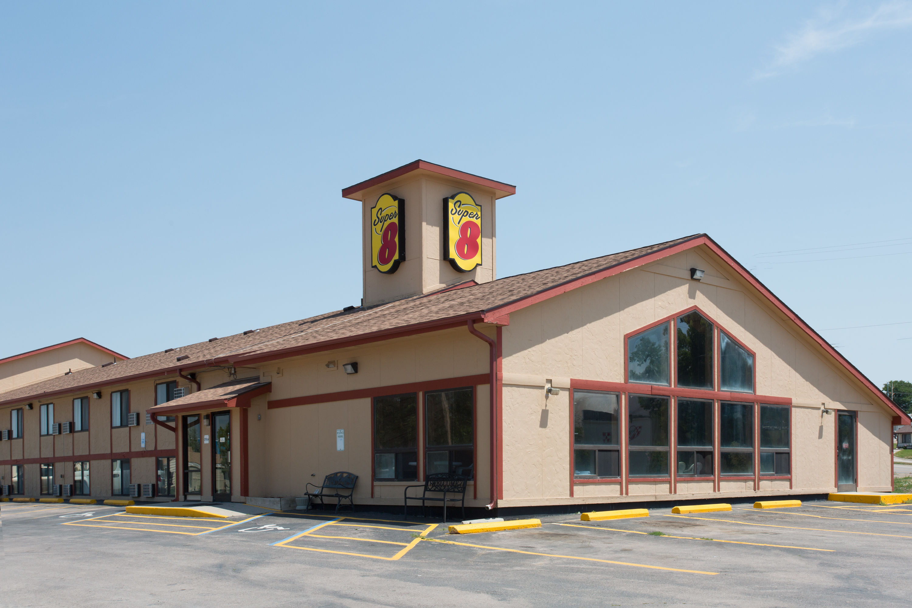 Exterior of Super 8 by Wyndham Chadron NE hotel in Chadron, Nebraska