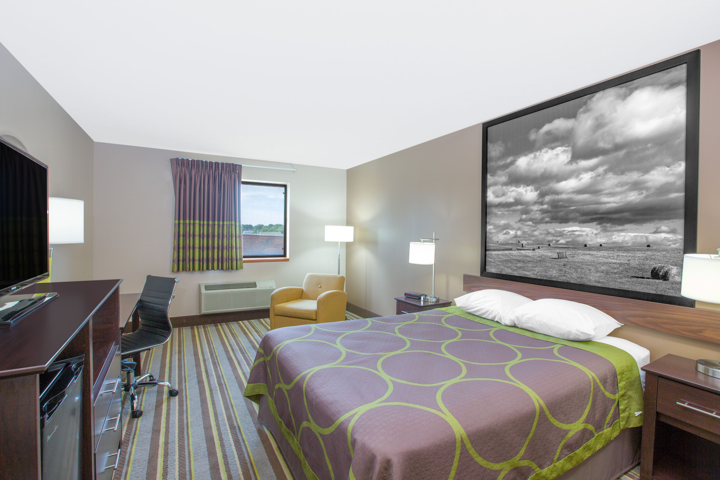 Guest room at the Super 8 by Wyndham Hastings in Hastings, Nebraska