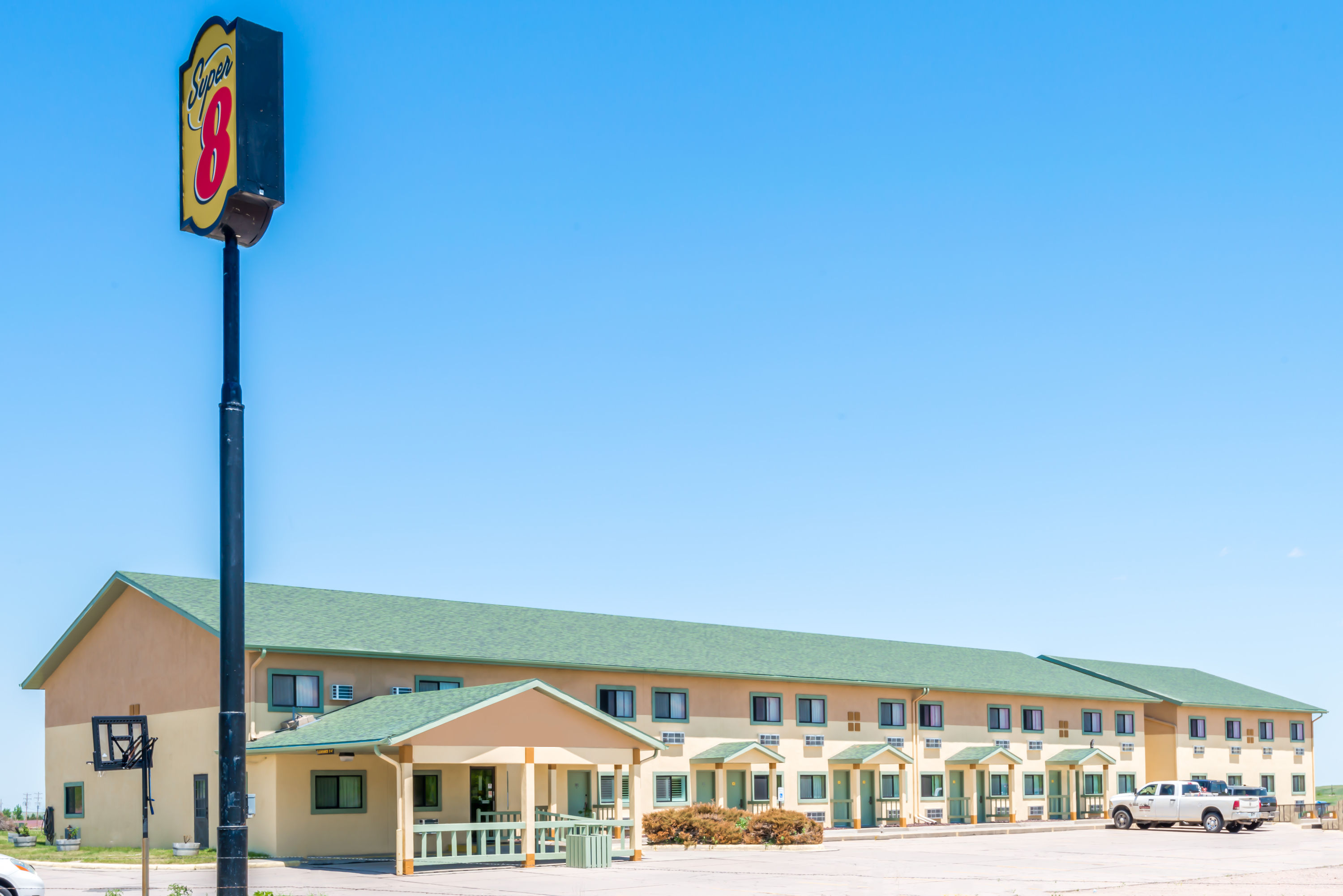 Exterior of Super 8 by Wyndham Kimball hotel in Kimball, Nebraska