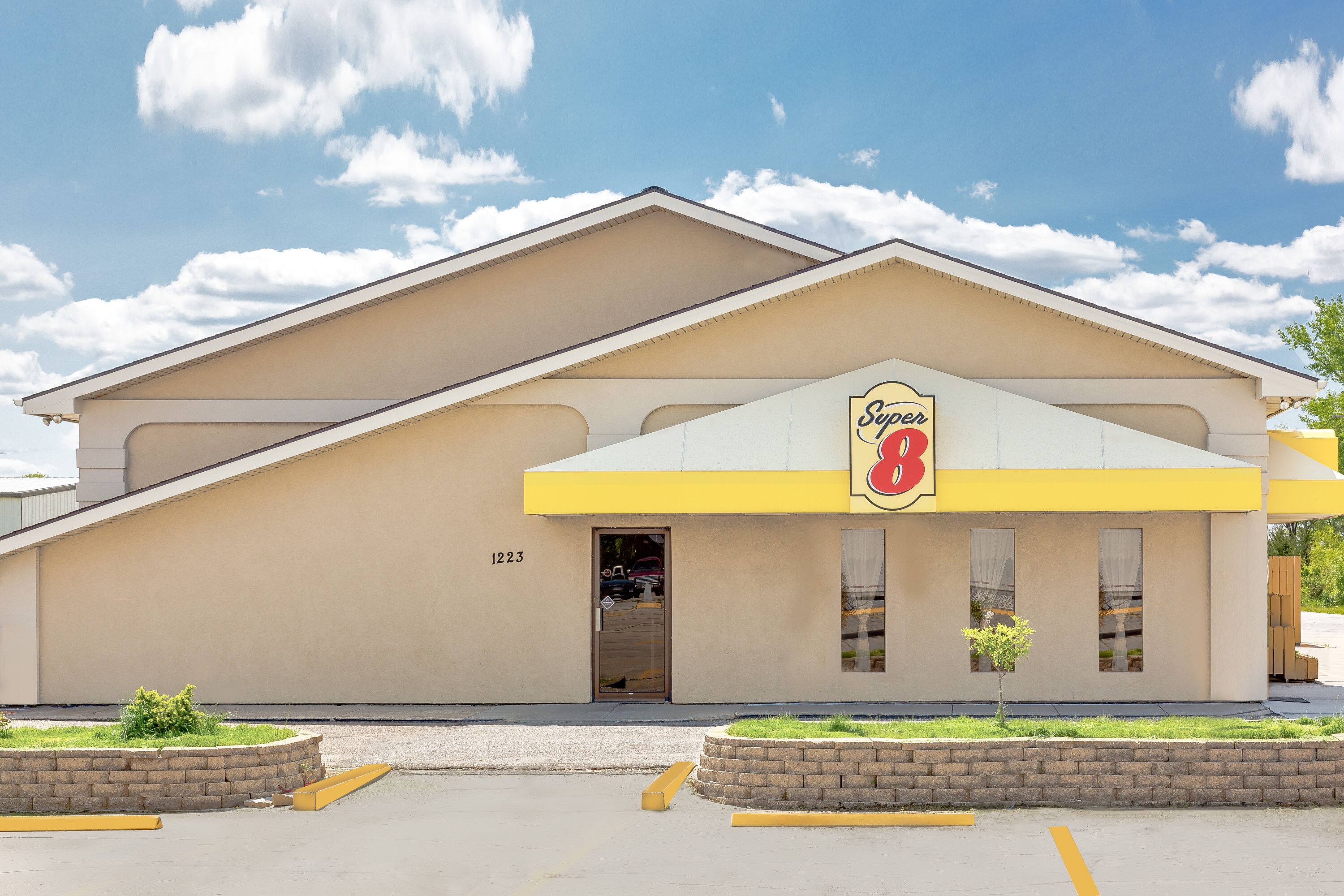 Super 8 By Wyndham Norfolk Ne Hotels