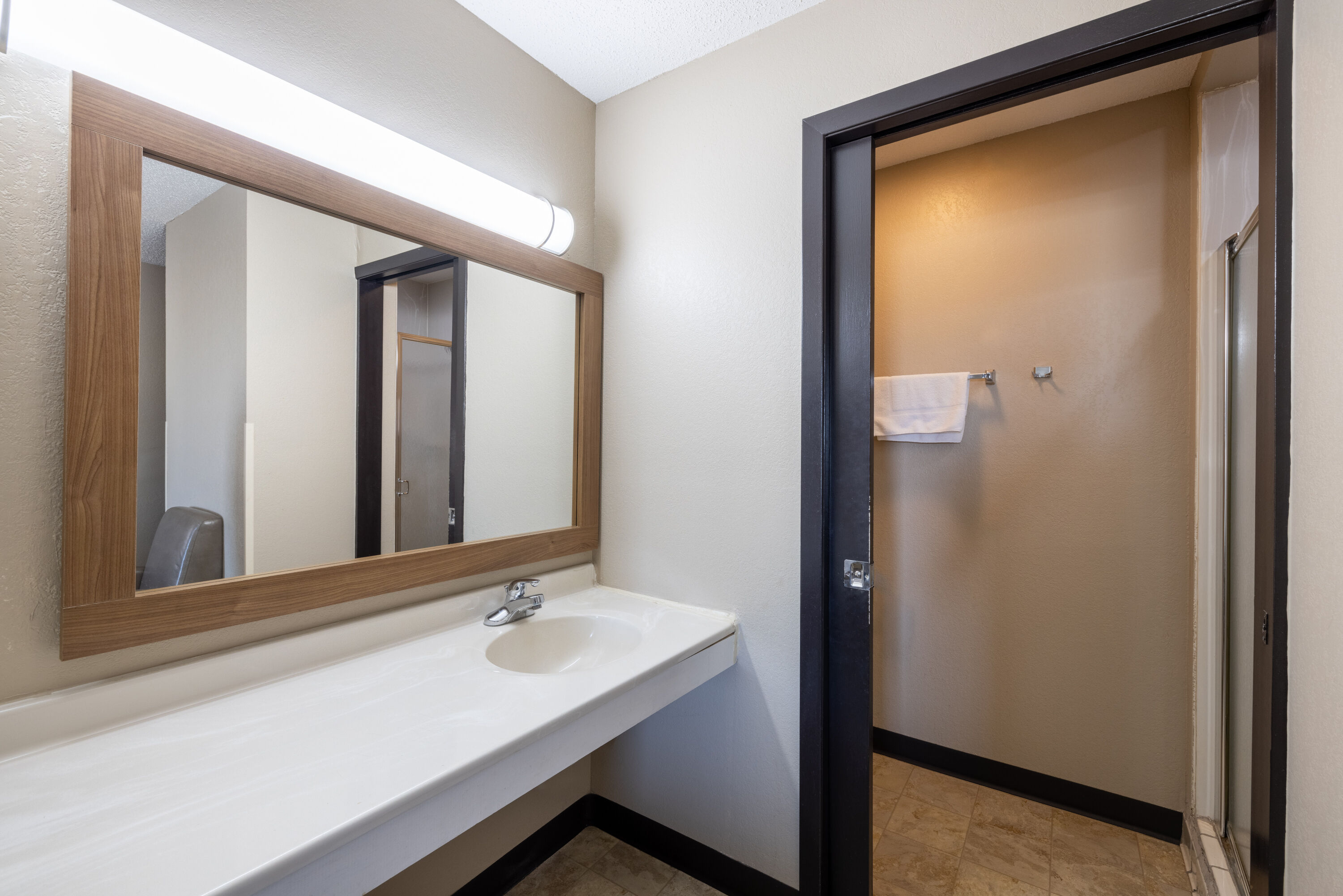 Guest room bath at the Super 8 by Wyndham O Neill NE in O Neill, Nebraska