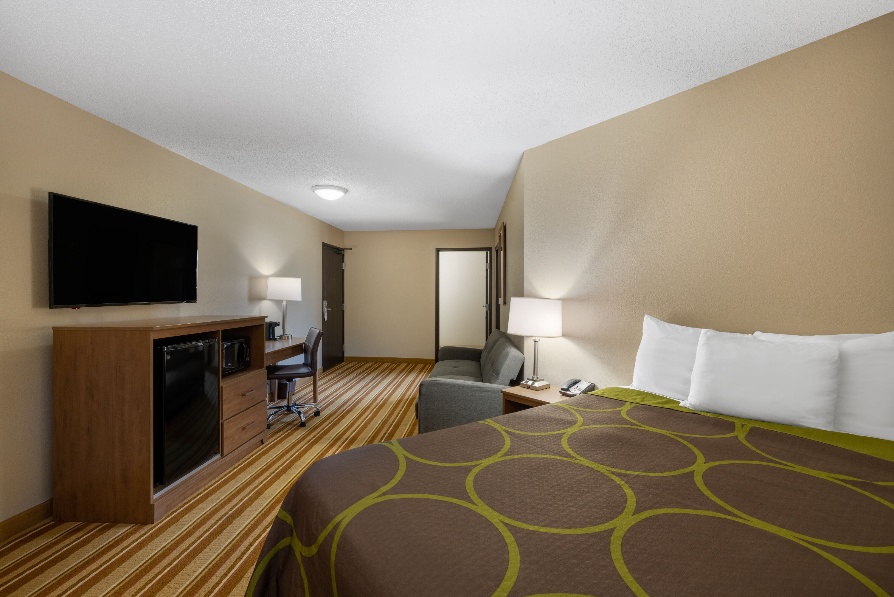 Super 8 by Wyndham O Neill NE suite in O Neill, Nebraska