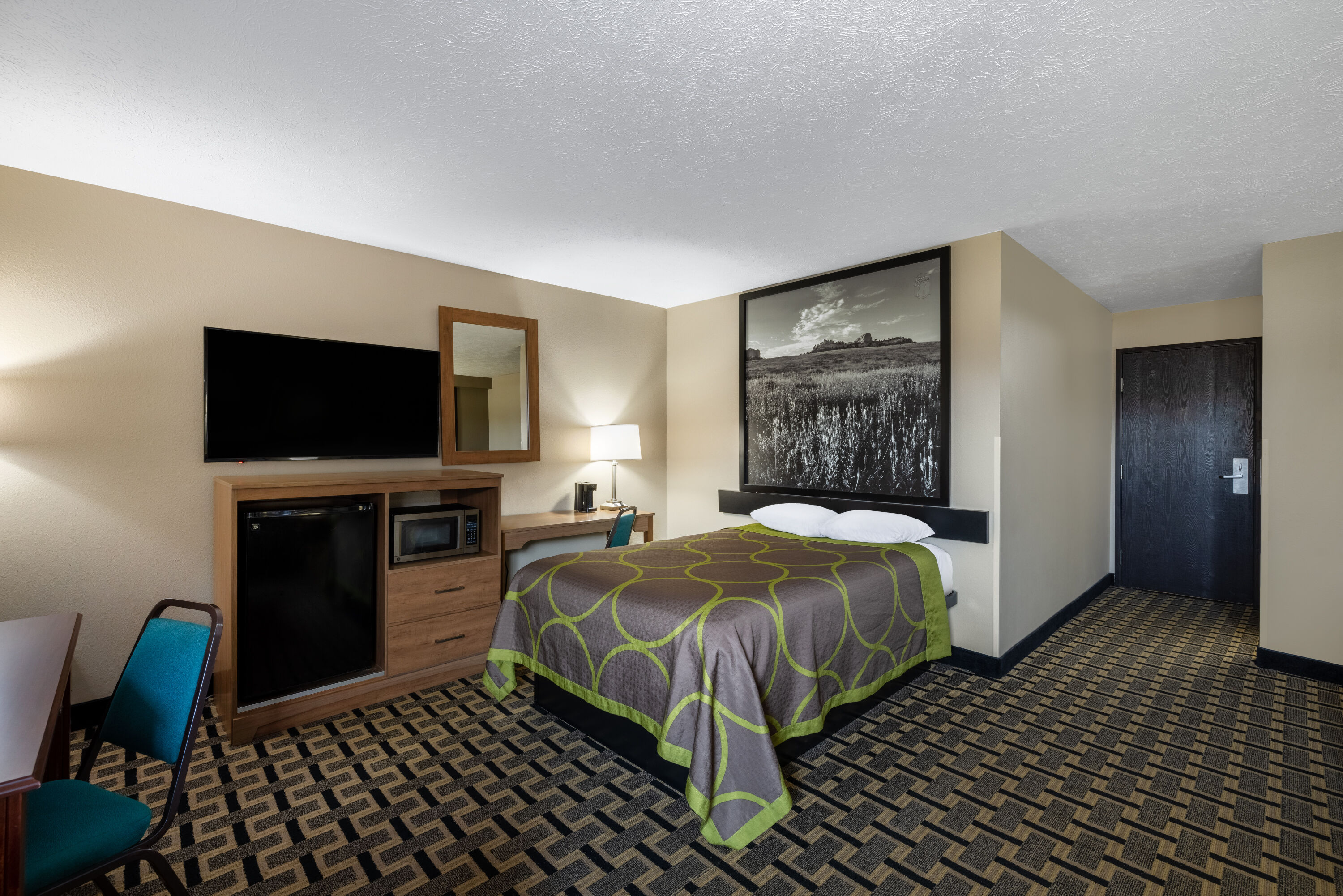 Super 8 by Wyndham O Neill NE suite in O Neill, Nebraska