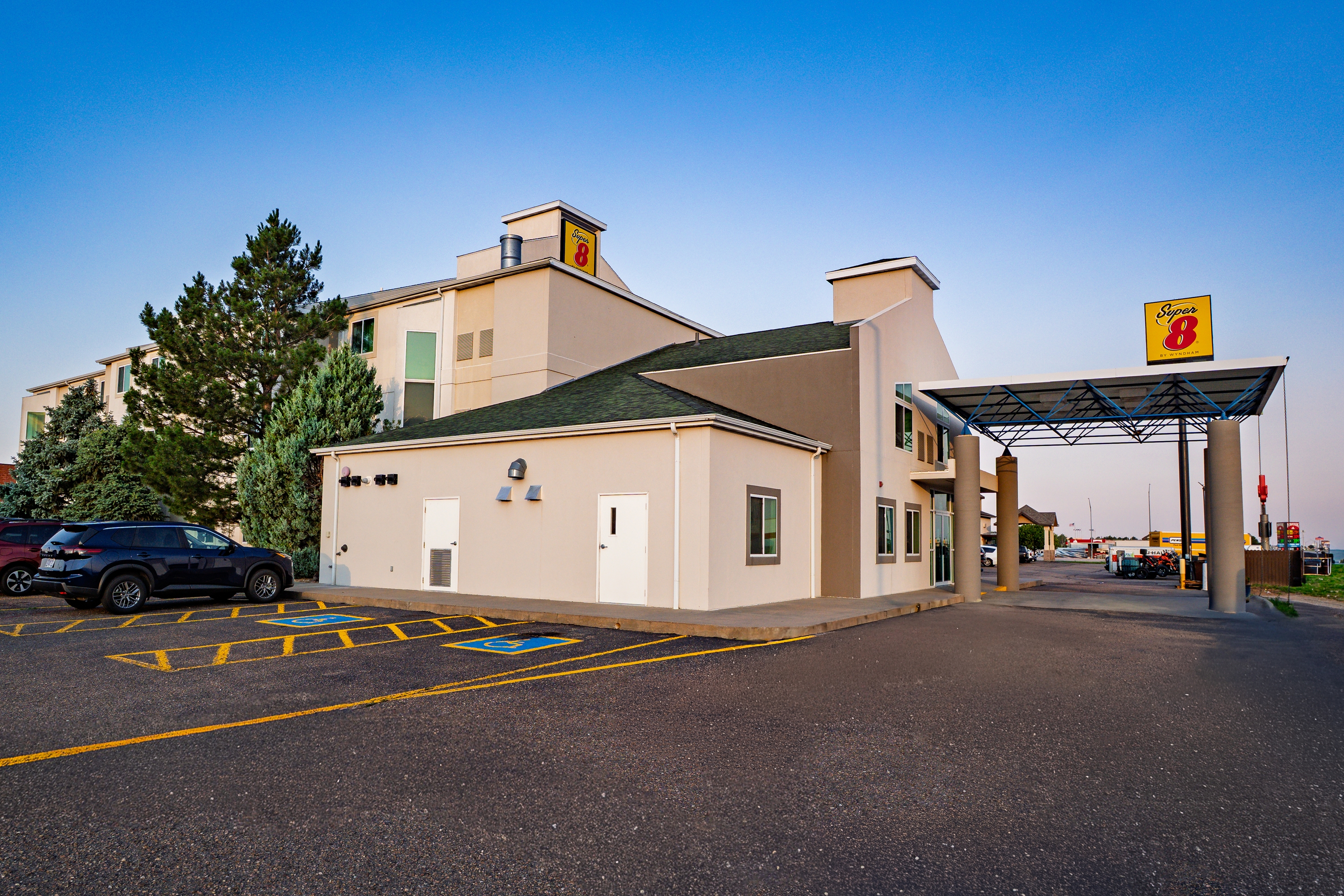 Exterior of Super 8 by Wyndham Sidney NE hotel in Sidney, Nebraska