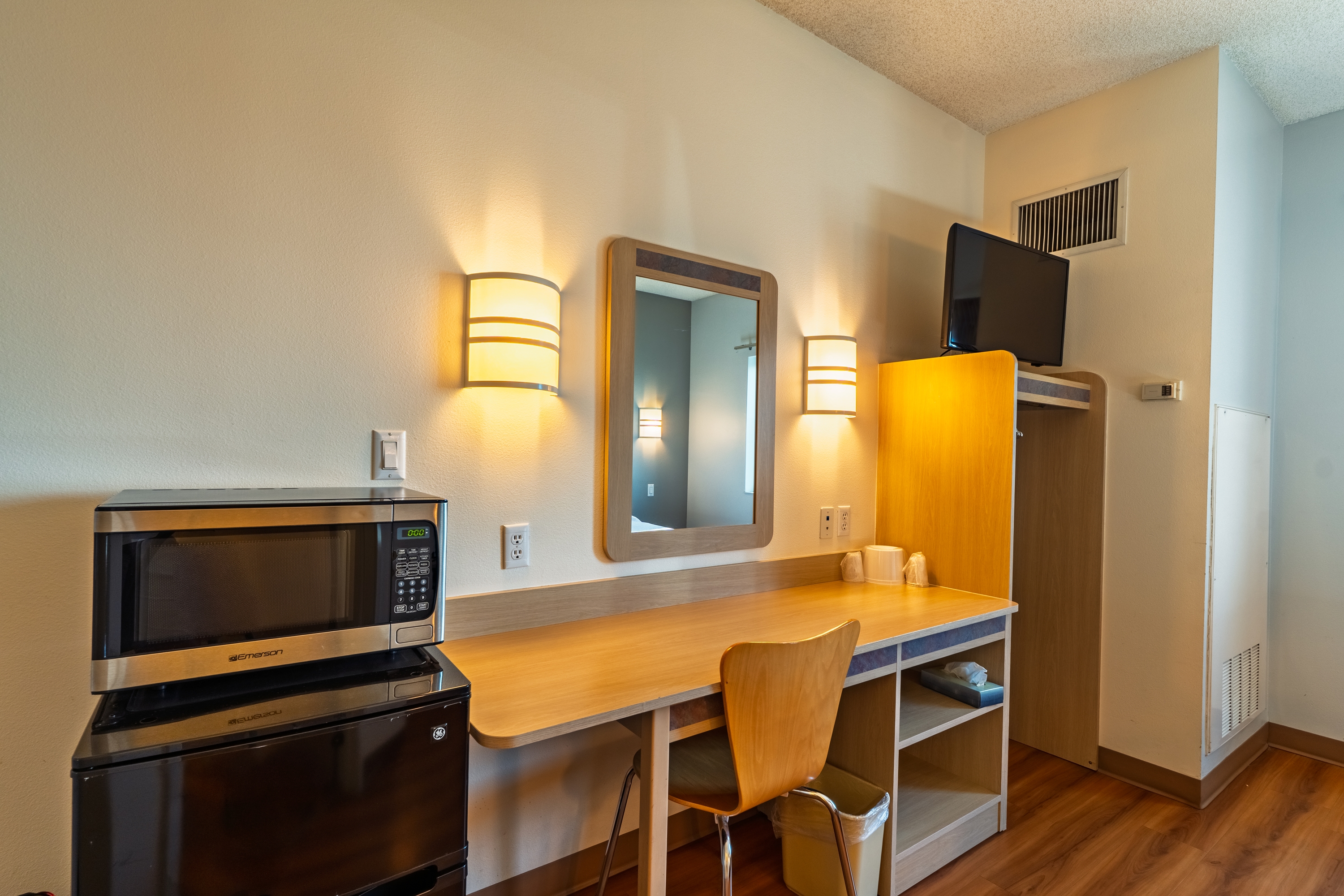 Guest room feature at the Super 8 by Wyndham Sidney NE in Sidney, Nebraska