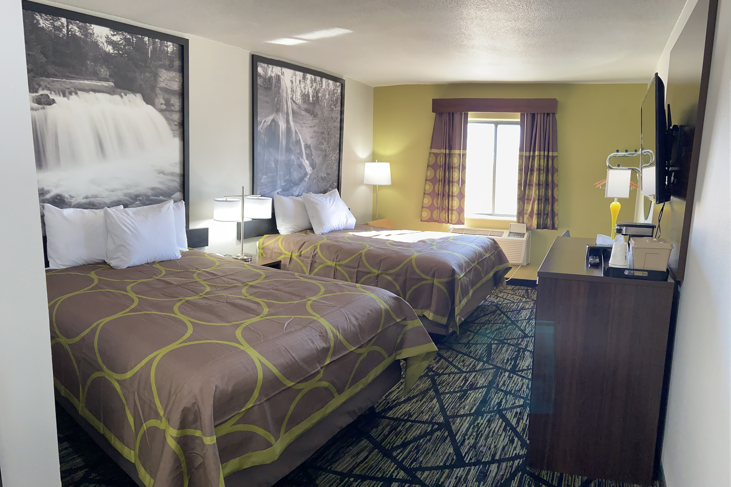 Guest room at the Super 8 by Wyndham York in York, Nebraska
