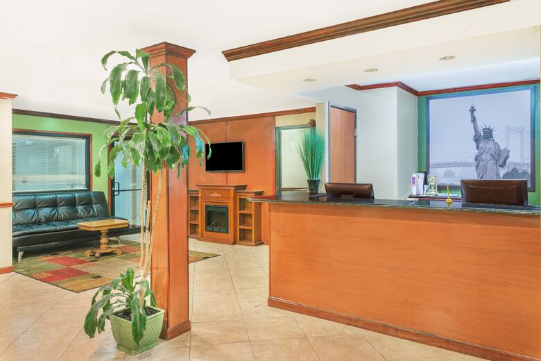 Super 8 Tilton/Lake Winnipesaukee hotel lobby in Tilton, New Hampshire
