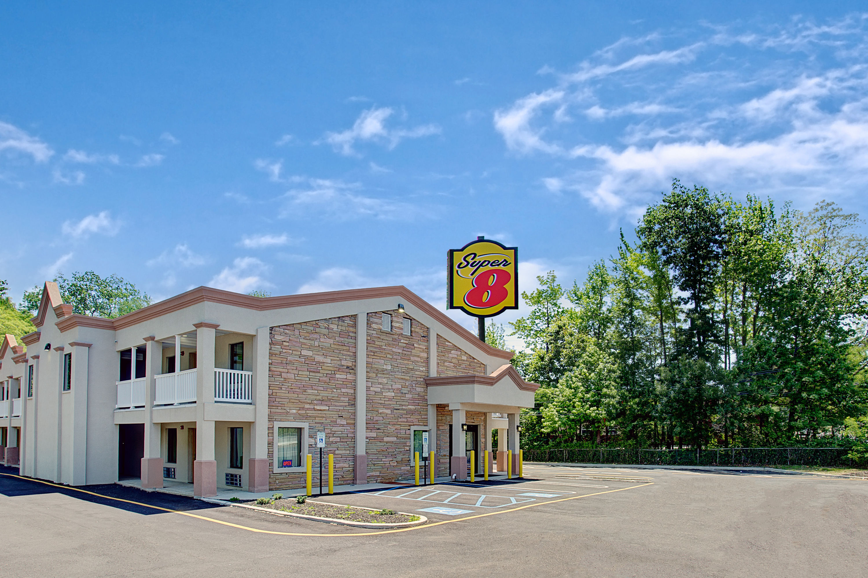 Super 8 By Wyndham Asbury Park Asbury Park Nj Hotels