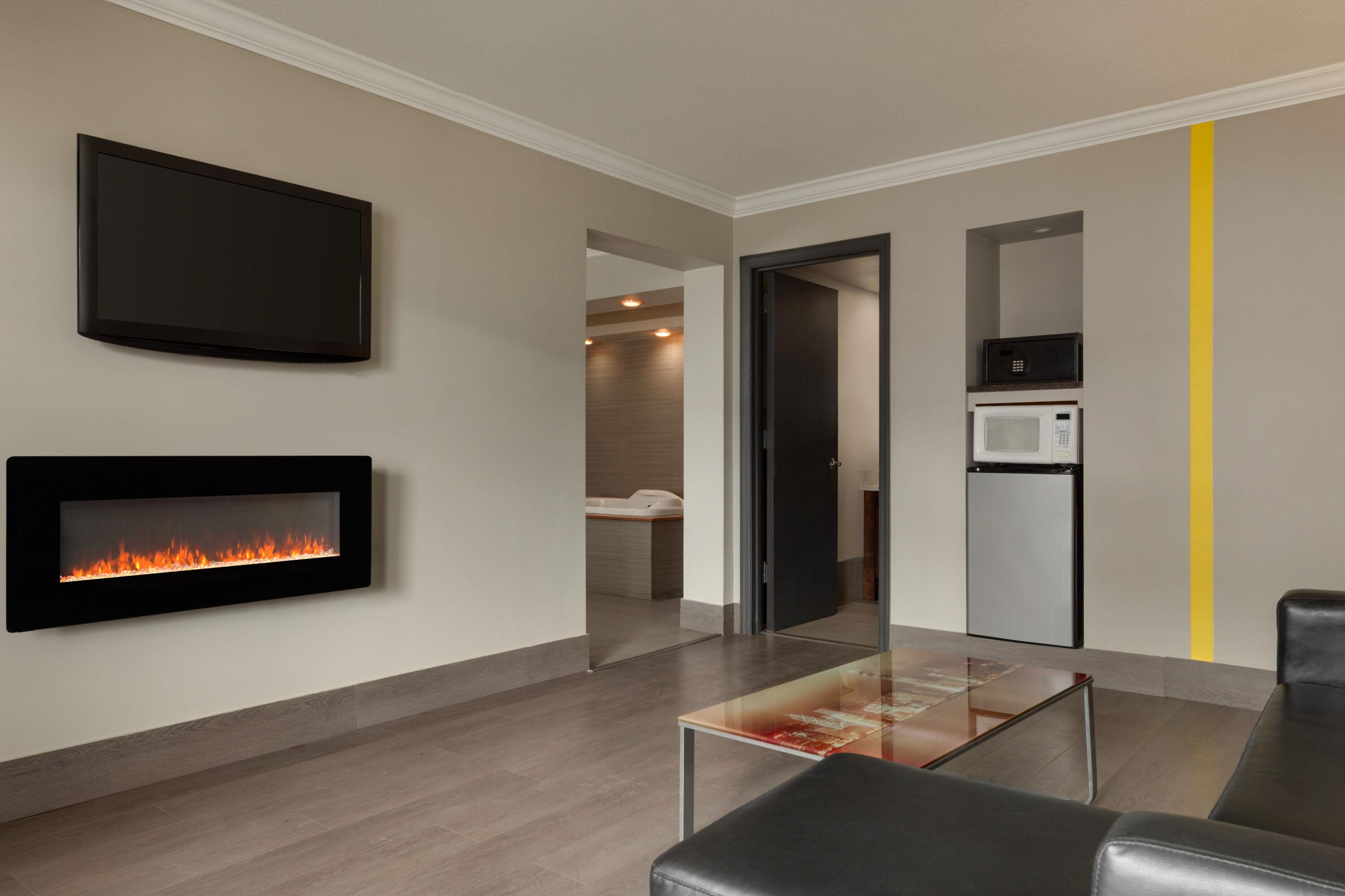 Super 8 by Wyndham Meadowlands hot tub suite in Carlstadt, New Jersey