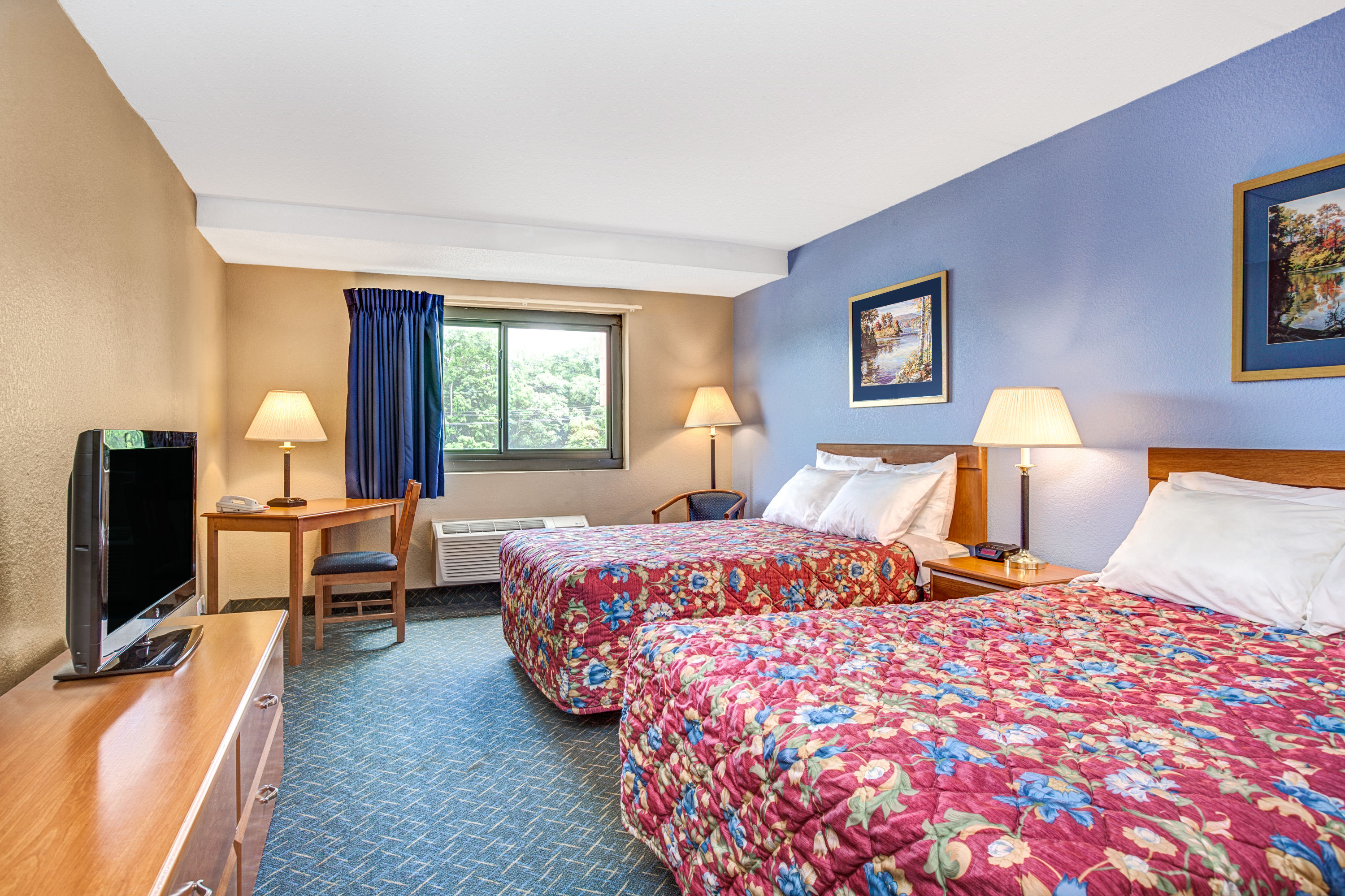 Guest room at the Super 8 by Wyndham Mahwah in Mahwah, New Jersey