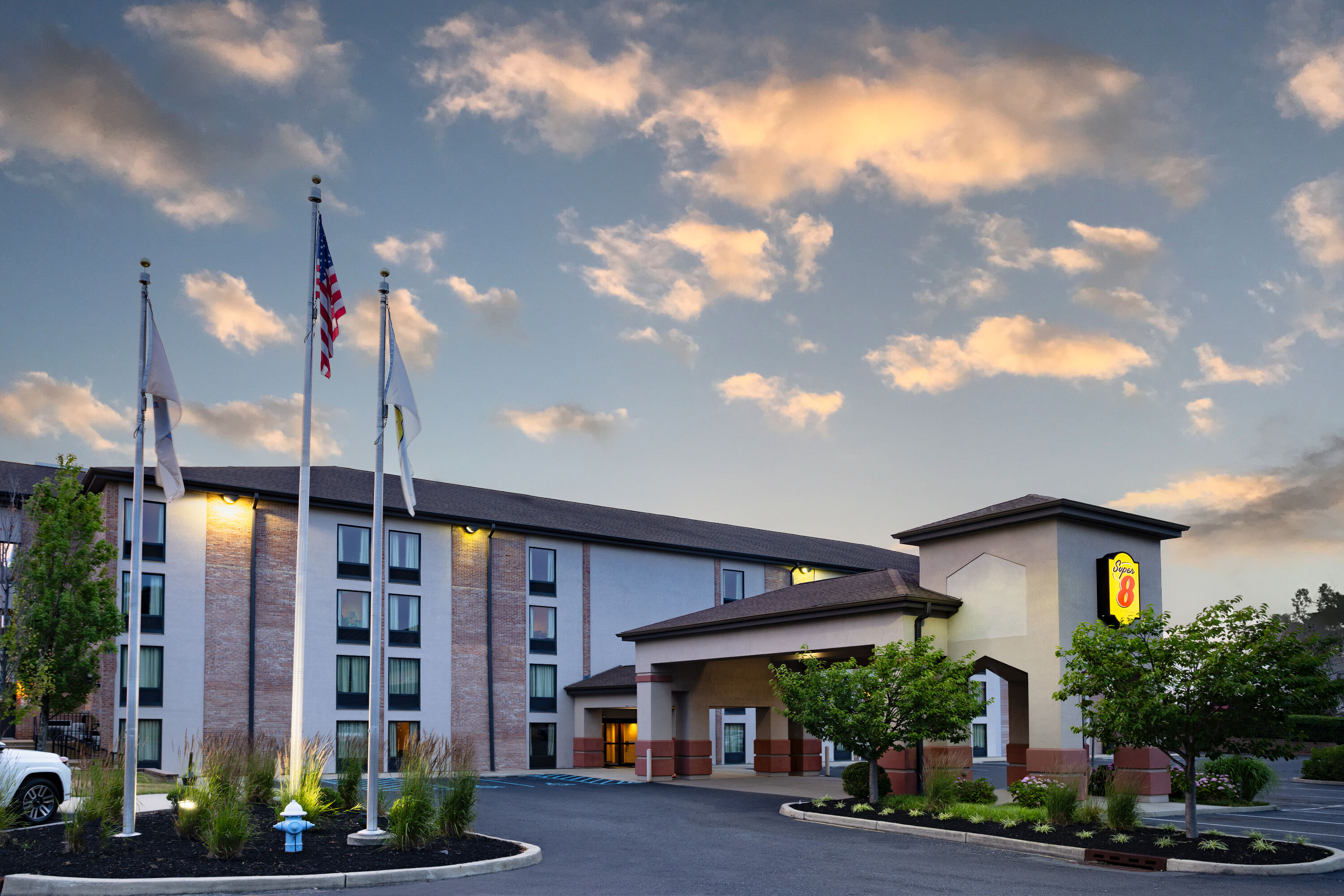 Exterior of Super 8 by Wyndham Mount Laurel hotel in Mount Laurel, New Jersey
