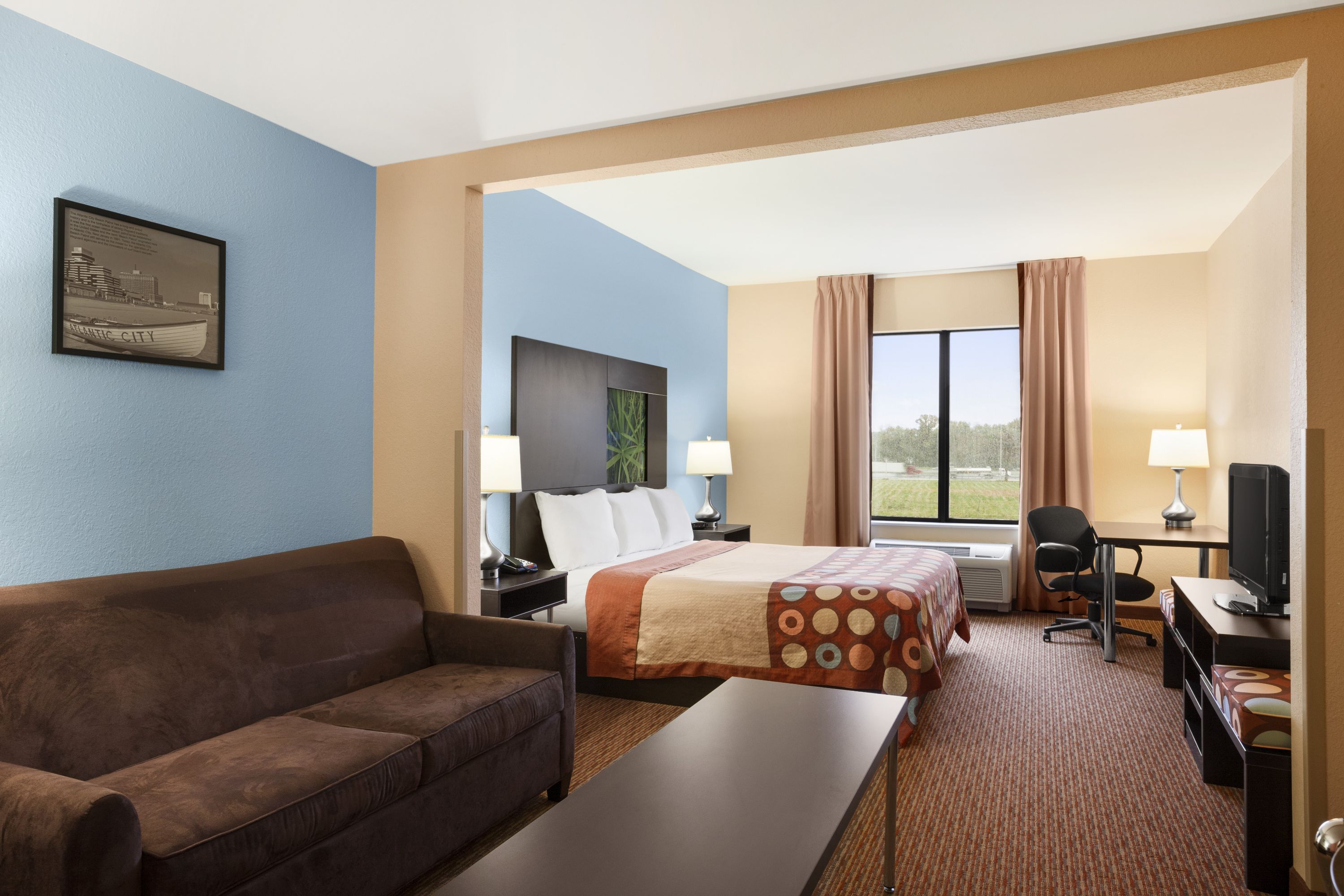 Super 8 by Wyndham Pennsville/Wilmington suite in Pennsville, New Jersey