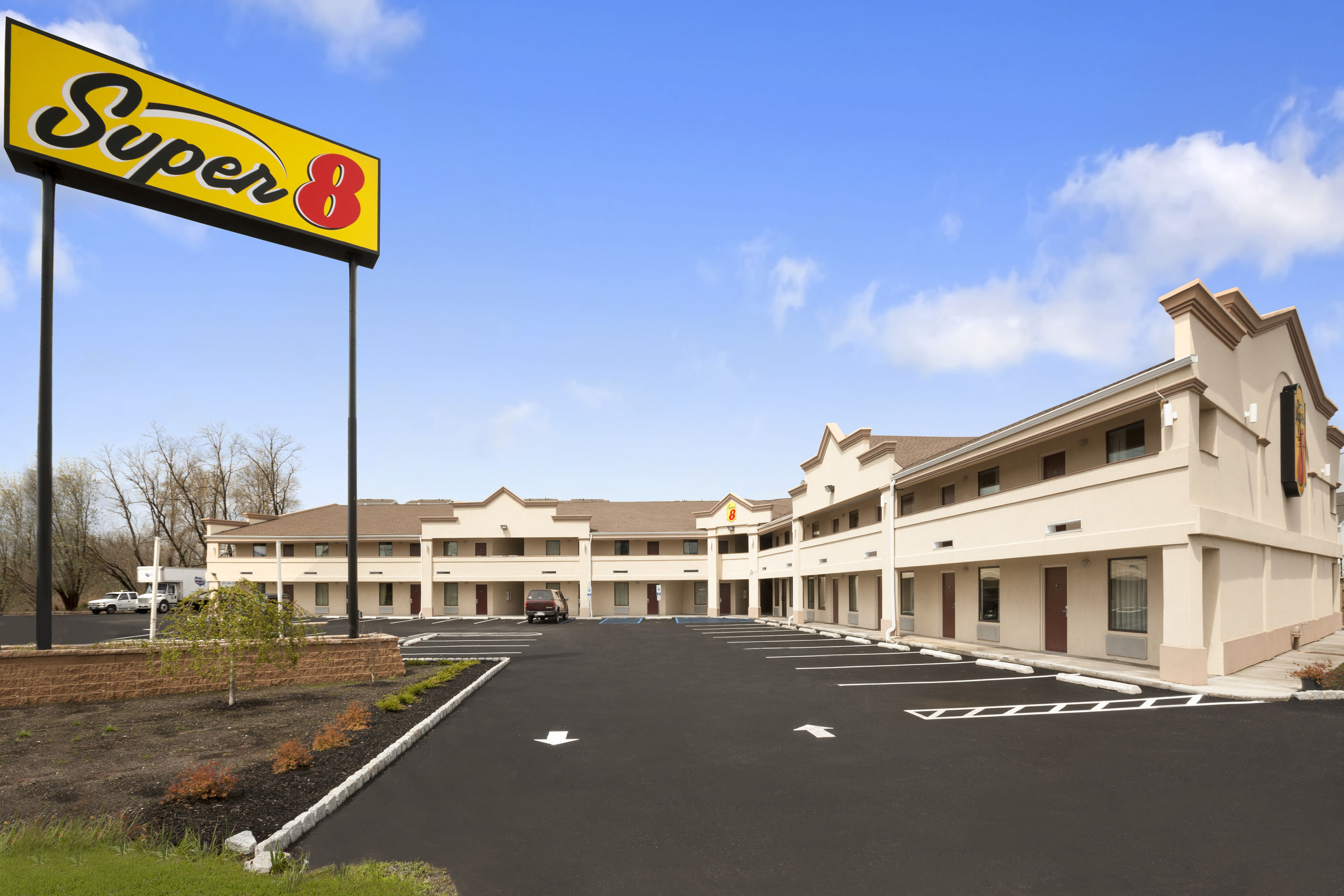Super 8 By Wyndham Rahway Newark Rahway Nj Hotels