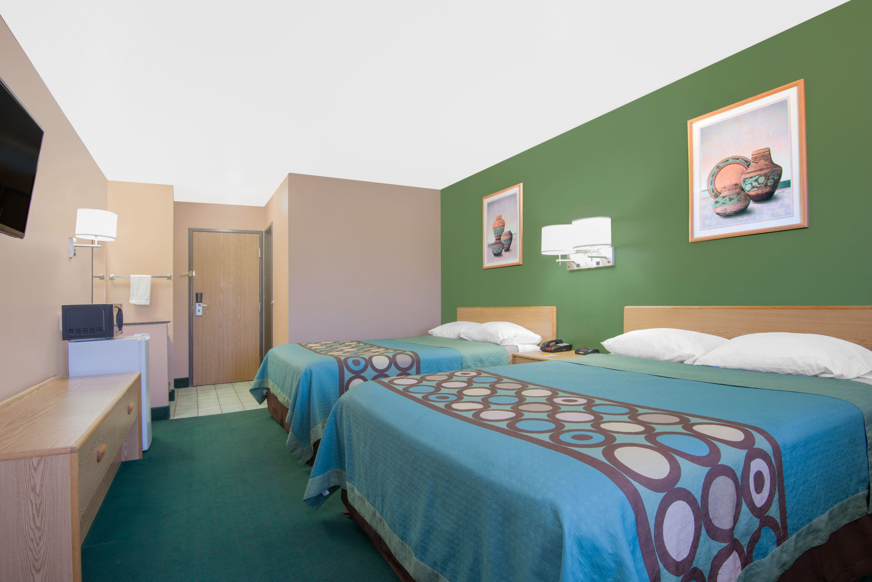 Guest room at the Super 8 by Wyndham Fort Sumner in Fort Sumner, New Mexico