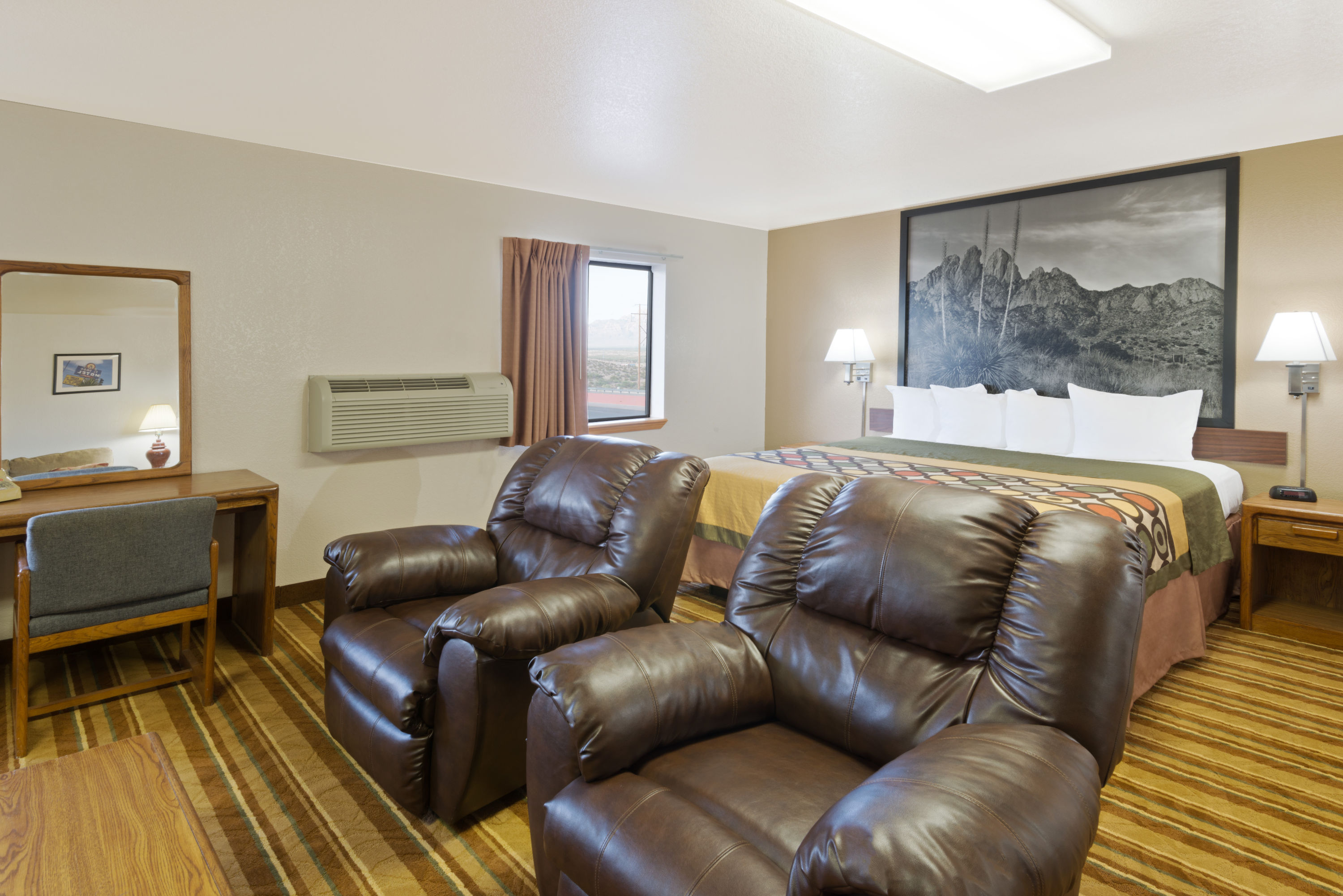 Super 8 by Wyndham Las Cruces/White Sands Area suite in Las Cruces, New Mexico