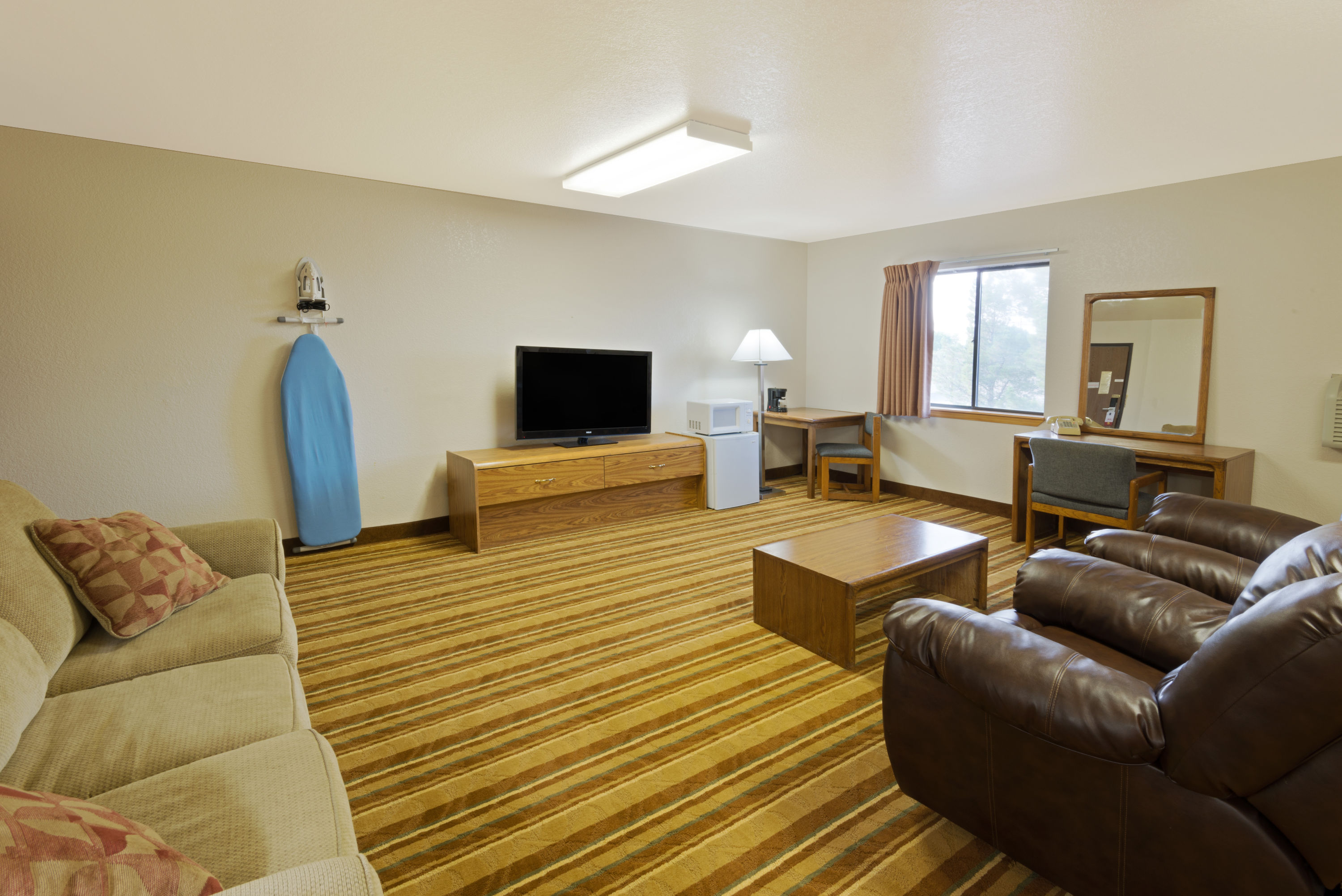 Super 8 by Wyndham Las Cruces/White Sands Area suite in Las Cruces, New Mexico