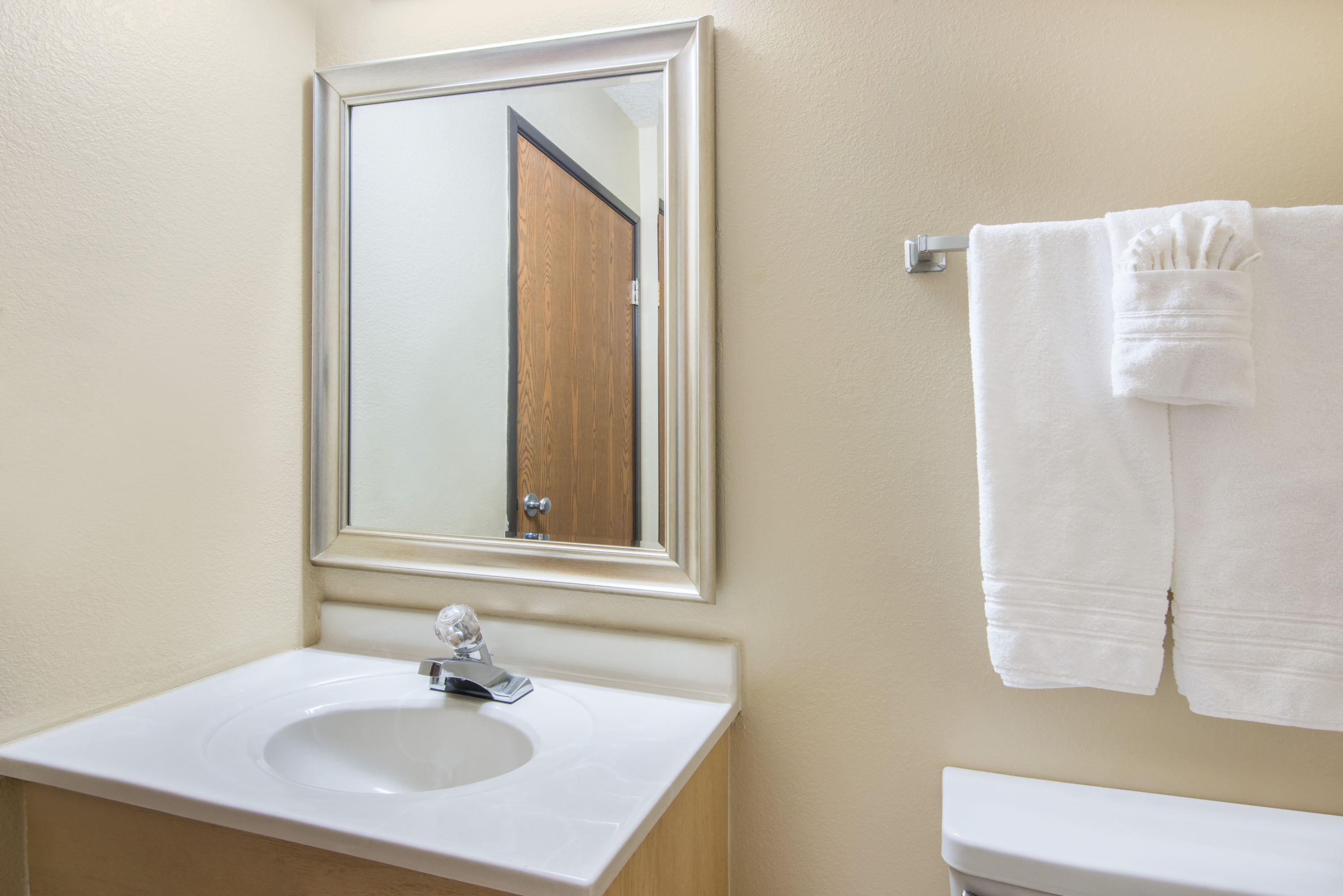 Super 8 By Wyndham Portales Portales Nm Hotels