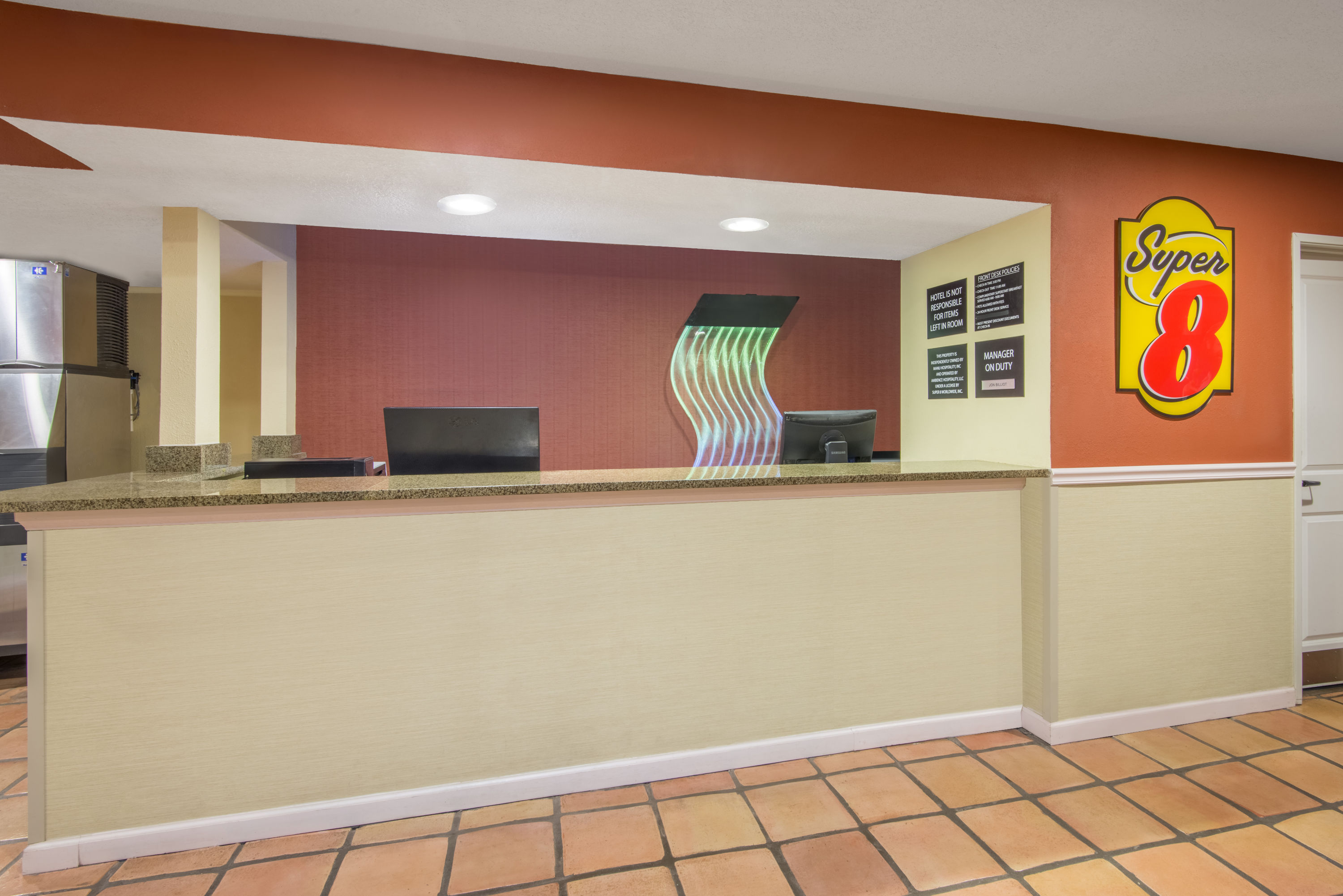 Super 8 By Wyndham Portales Portales Nm Hotels